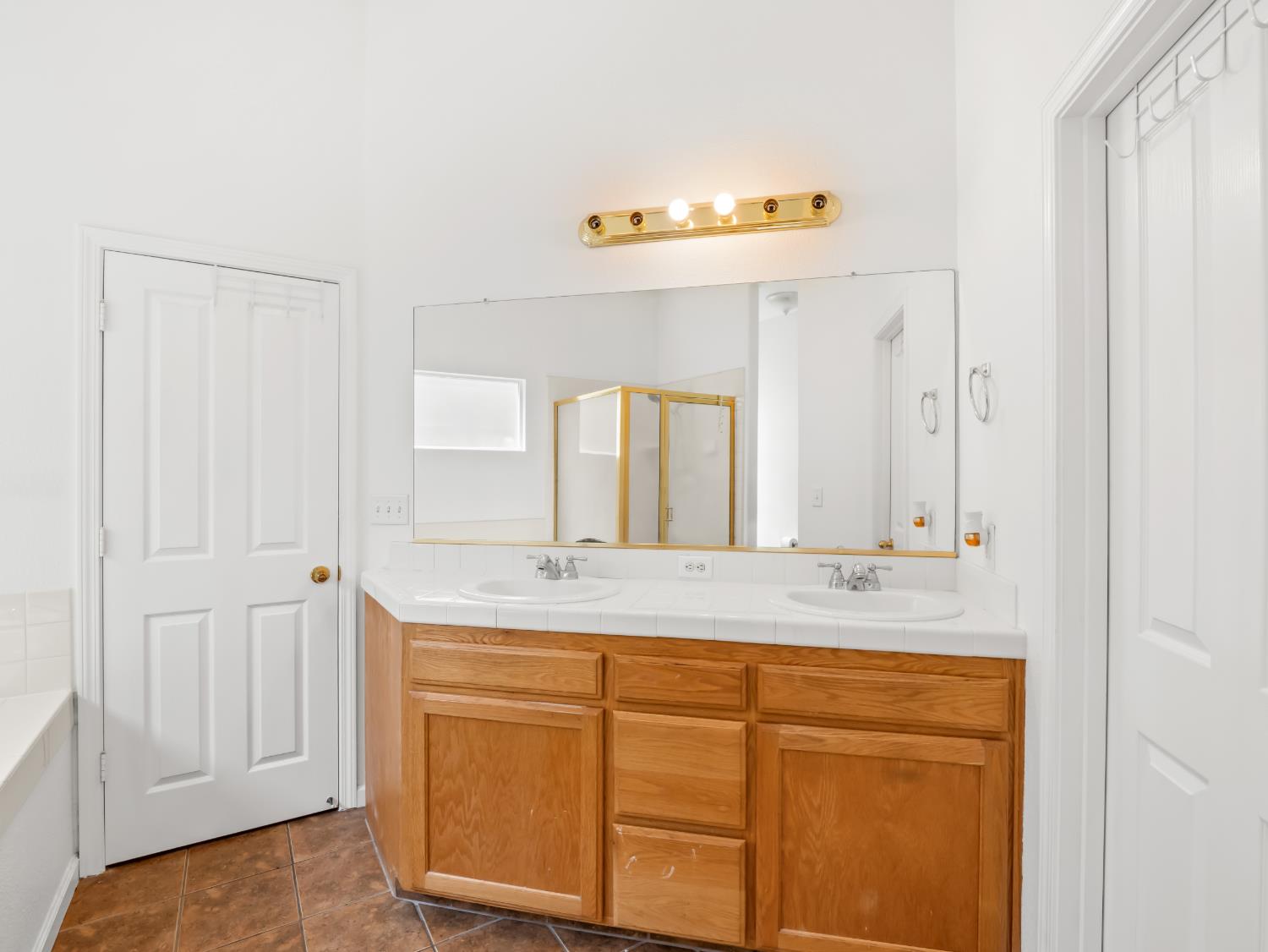 6249 W Dovewood Ln, Fresno, CA 93723