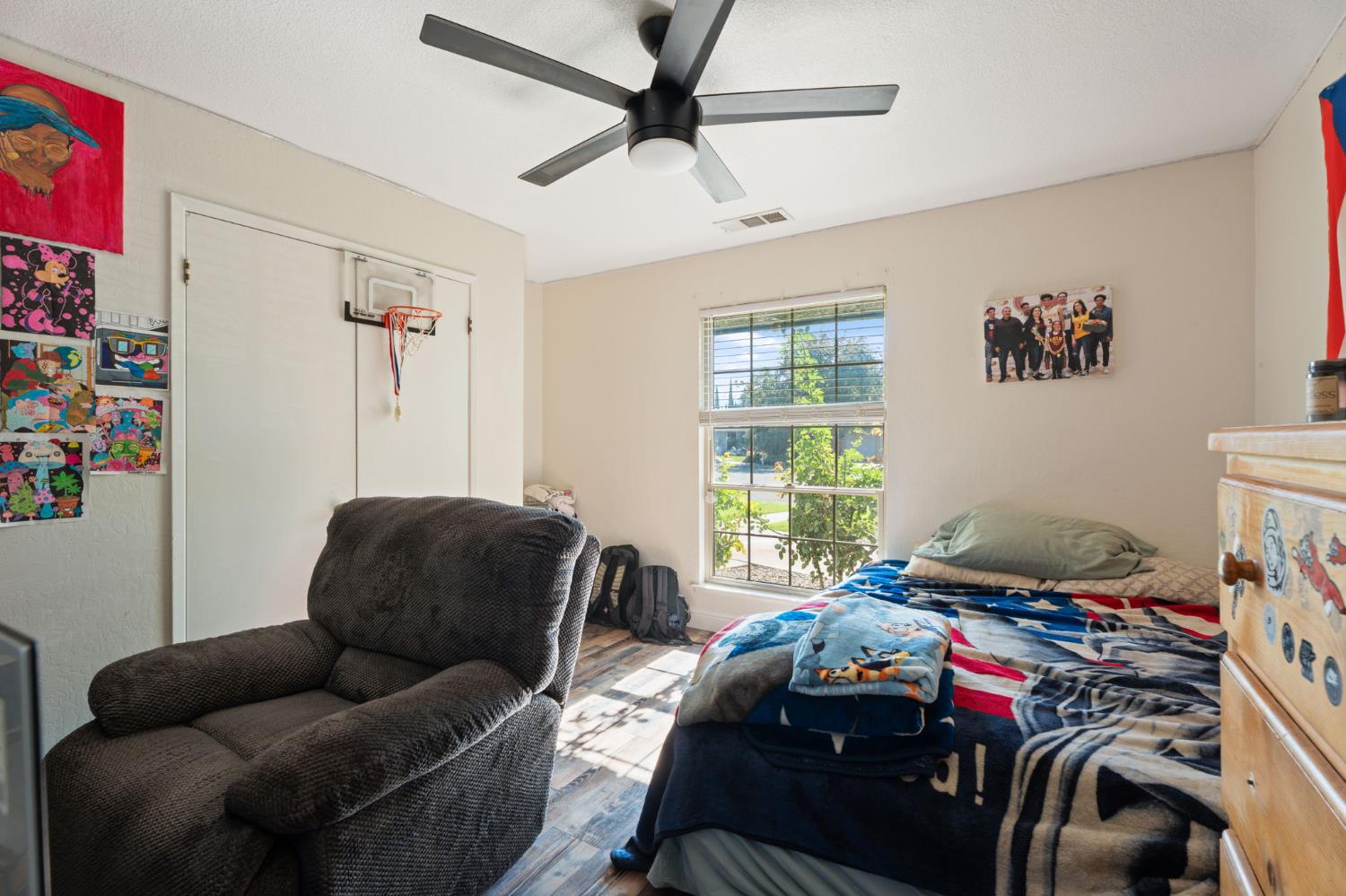 2778 W Robinwood Ln, Fresno, CA 93711
