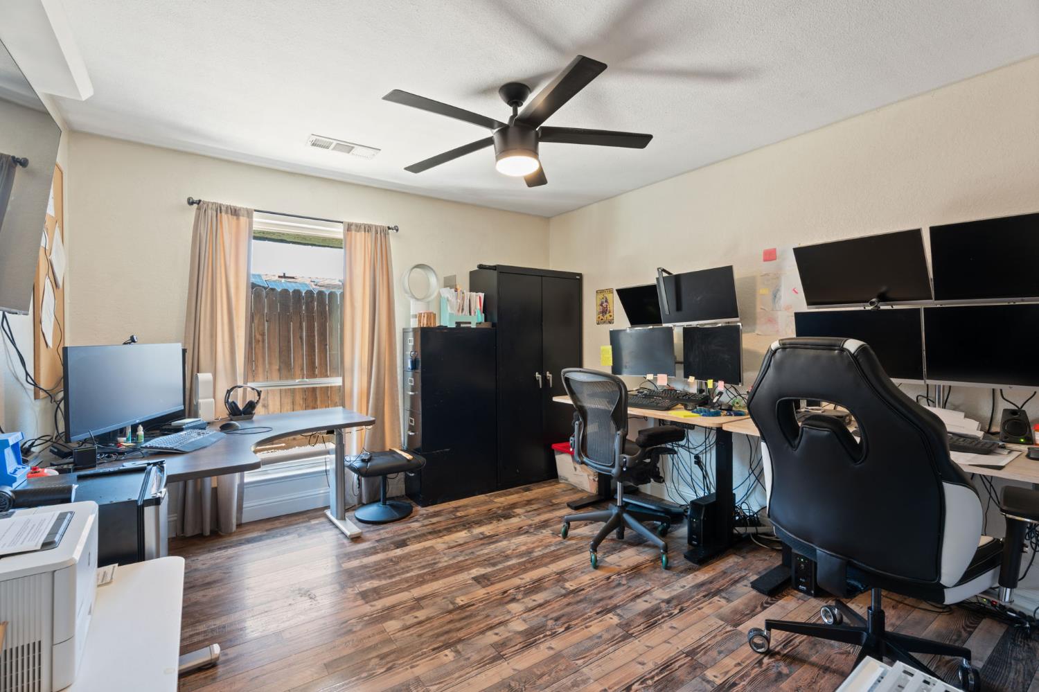 2778 W Robinwood Ln, Fresno, CA 93711