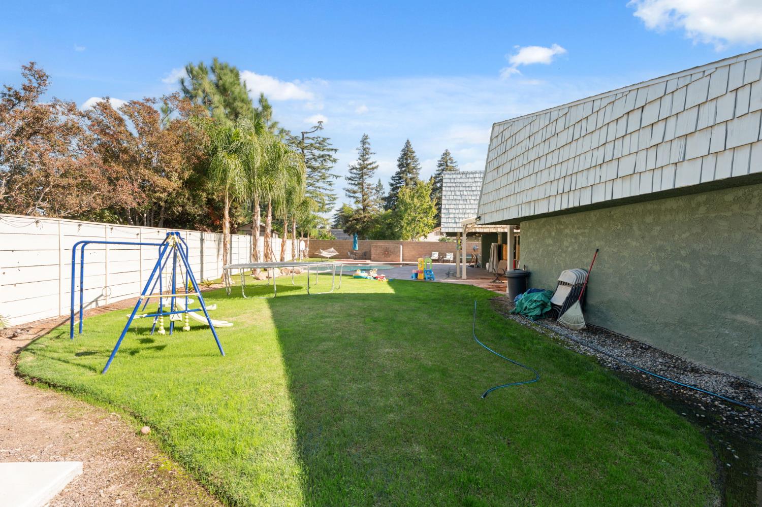 2778 W Robinwood Ln, Fresno, CA 93711
