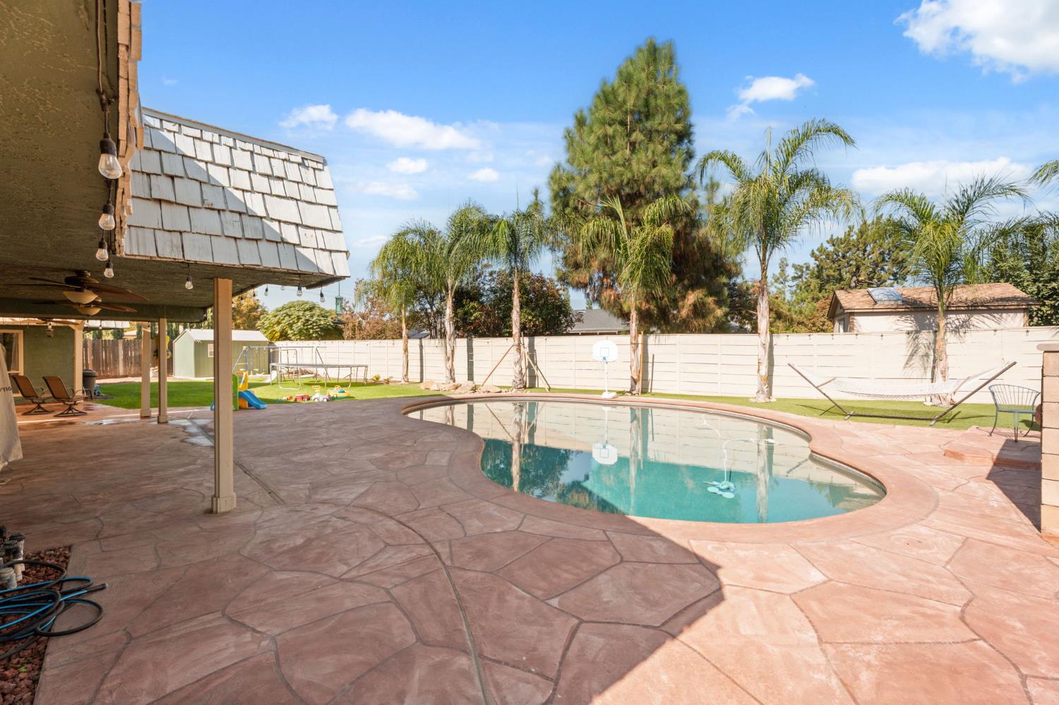 2778 W Robinwood Ln, Fresno, CA 93711