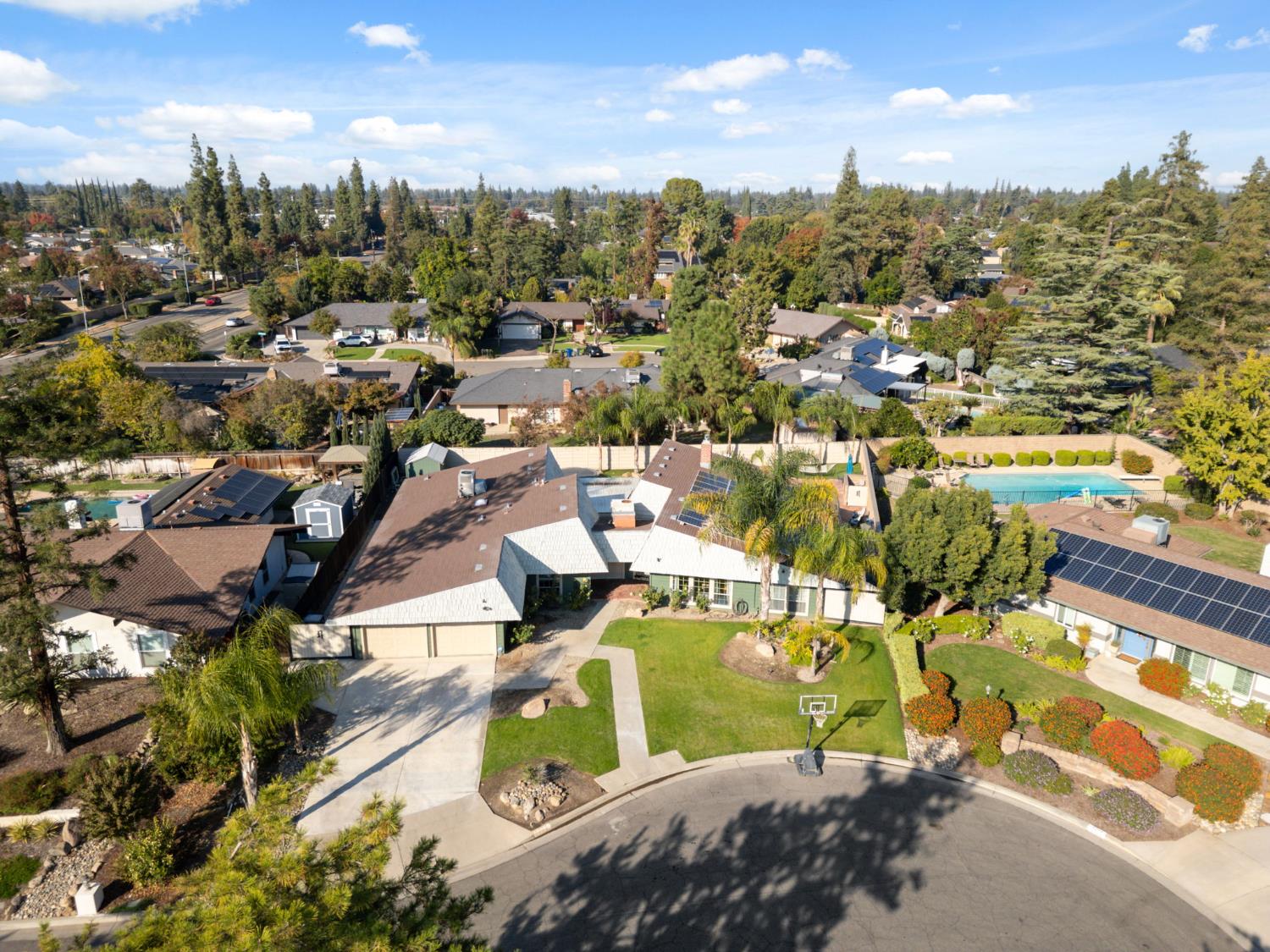 2778 W Robinwood Ln, Fresno, CA 93711