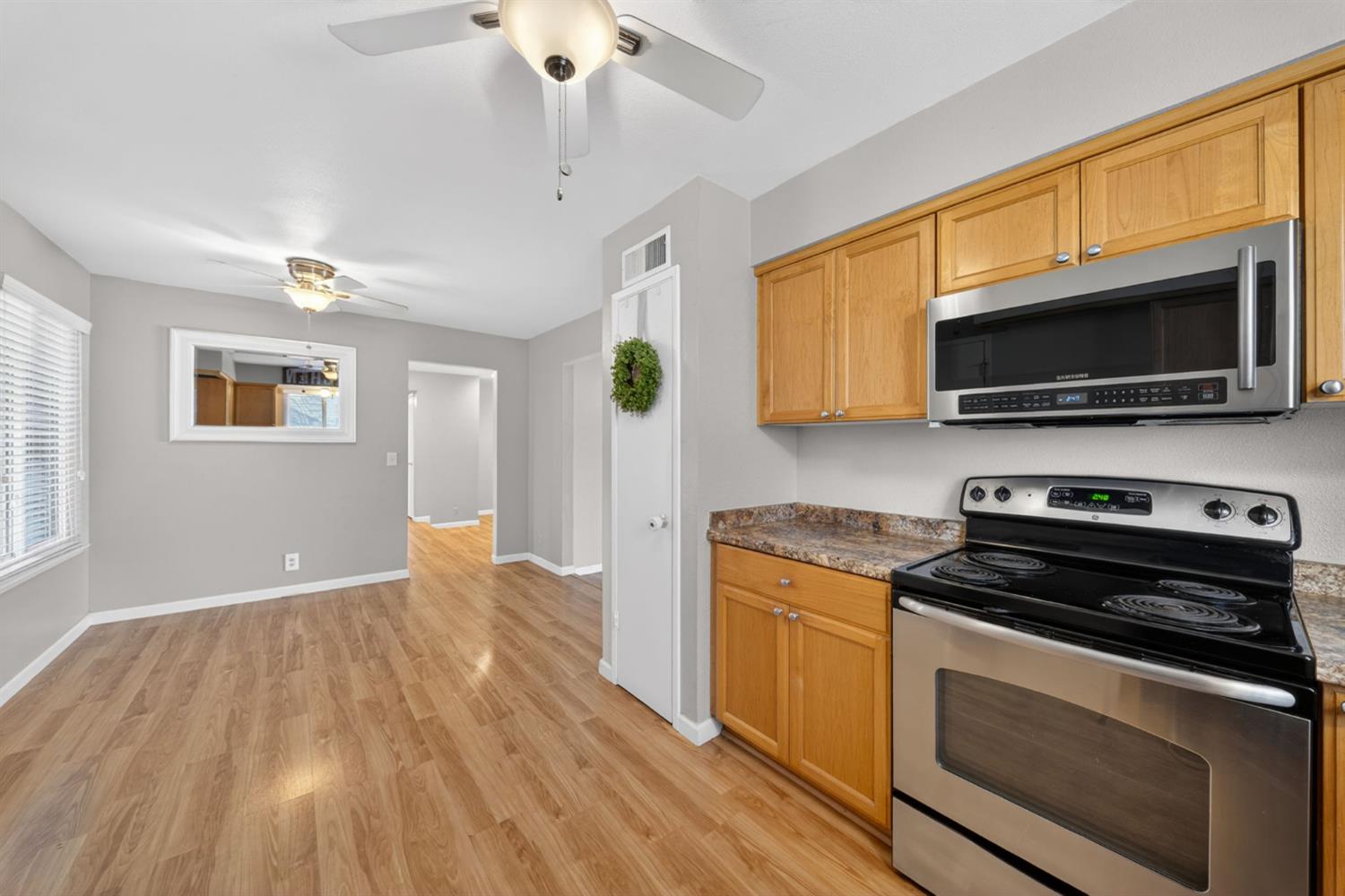 1091 Stanford Ave, Clovis, CA 93611