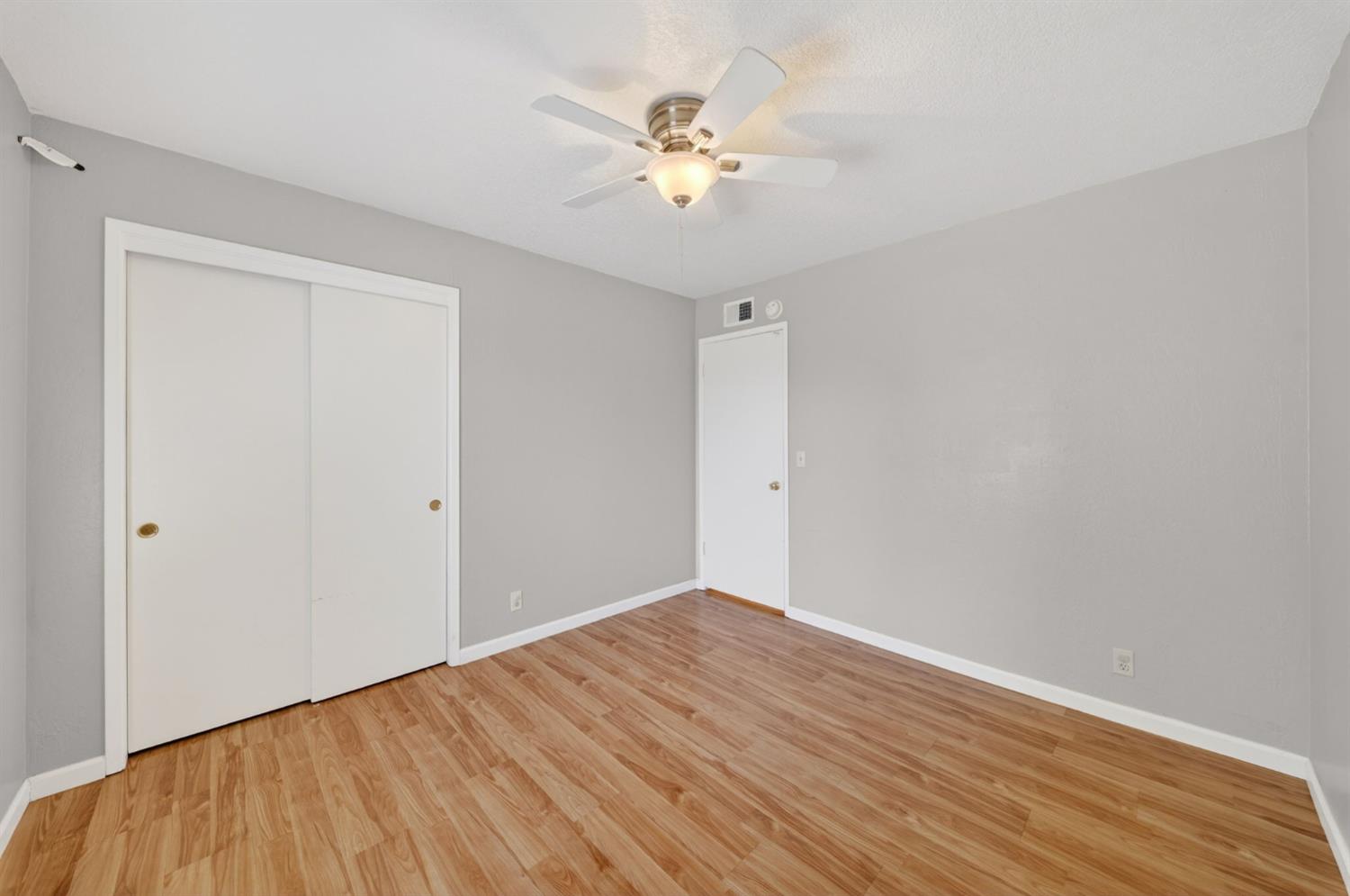 1091 Stanford Ave, Clovis, CA 93611