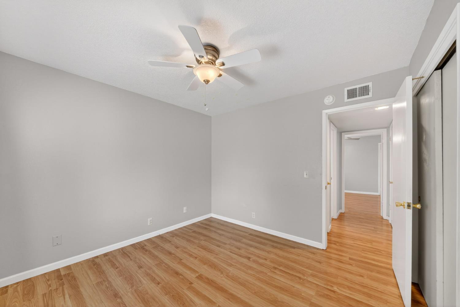 1091 Stanford Ave, Clovis, CA 93611