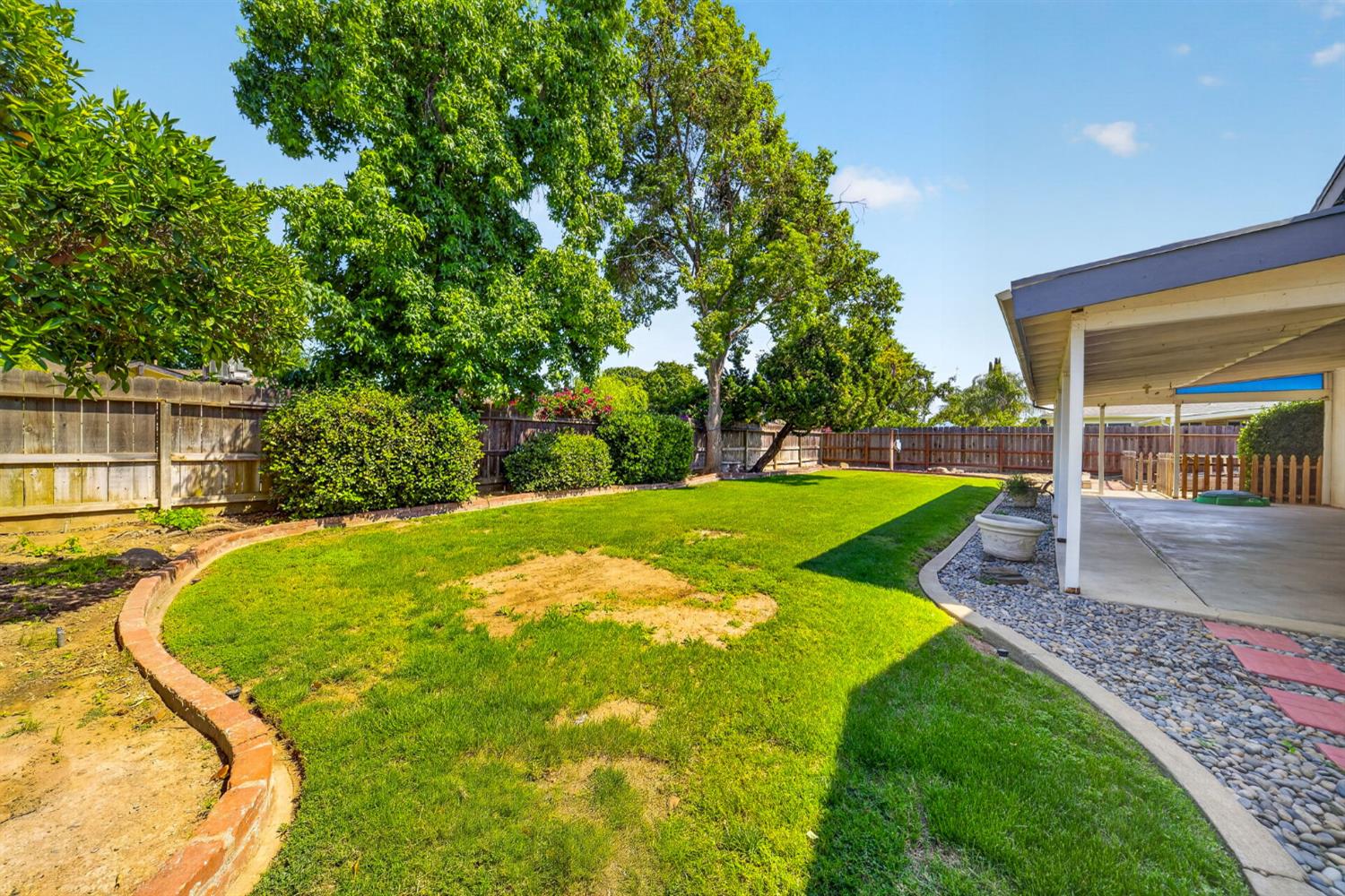 1091 Stanford Ave, Clovis, CA 93611