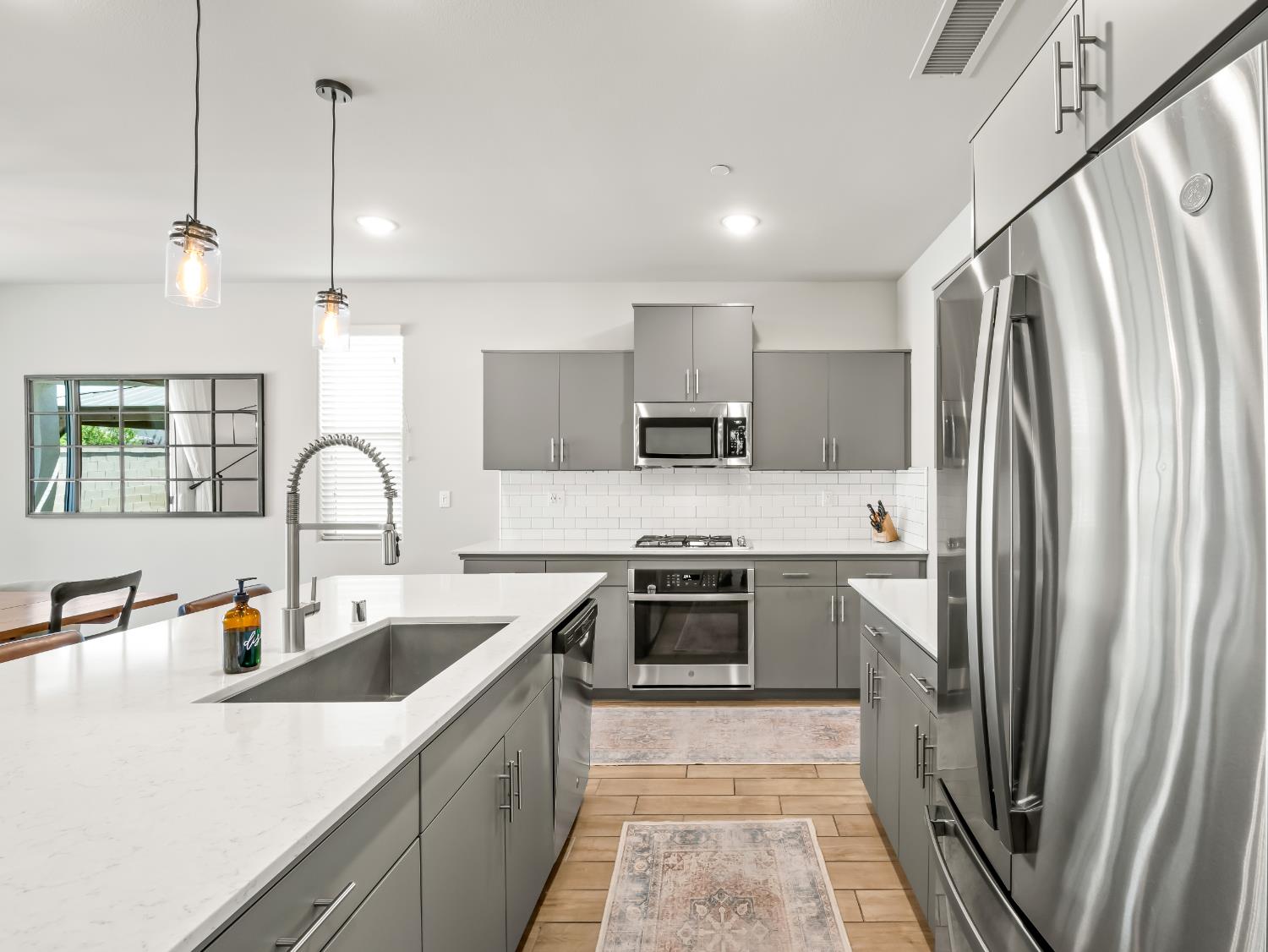 3322 Hermosa Ave, Clovis, CA 93619