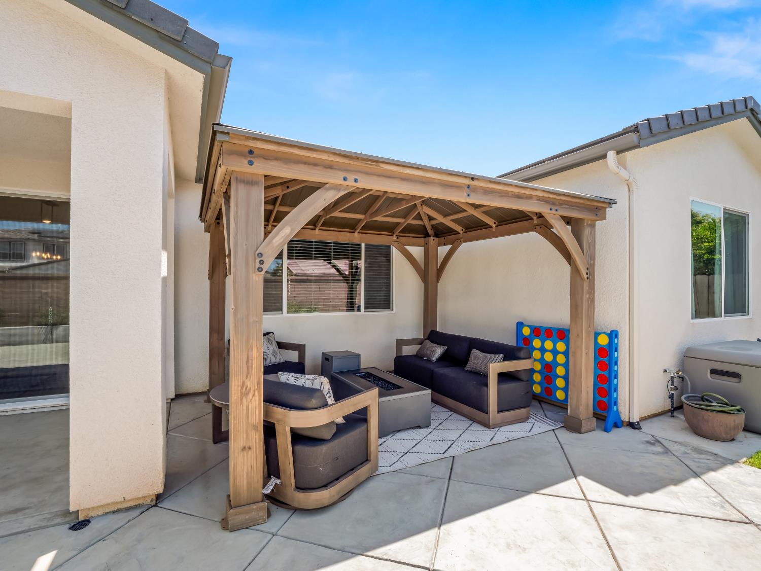 3322 Hermosa Ave, Clovis, CA 93619