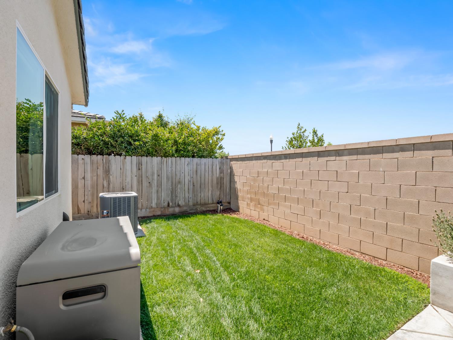 3322 Hermosa Ave, Clovis, CA 93619