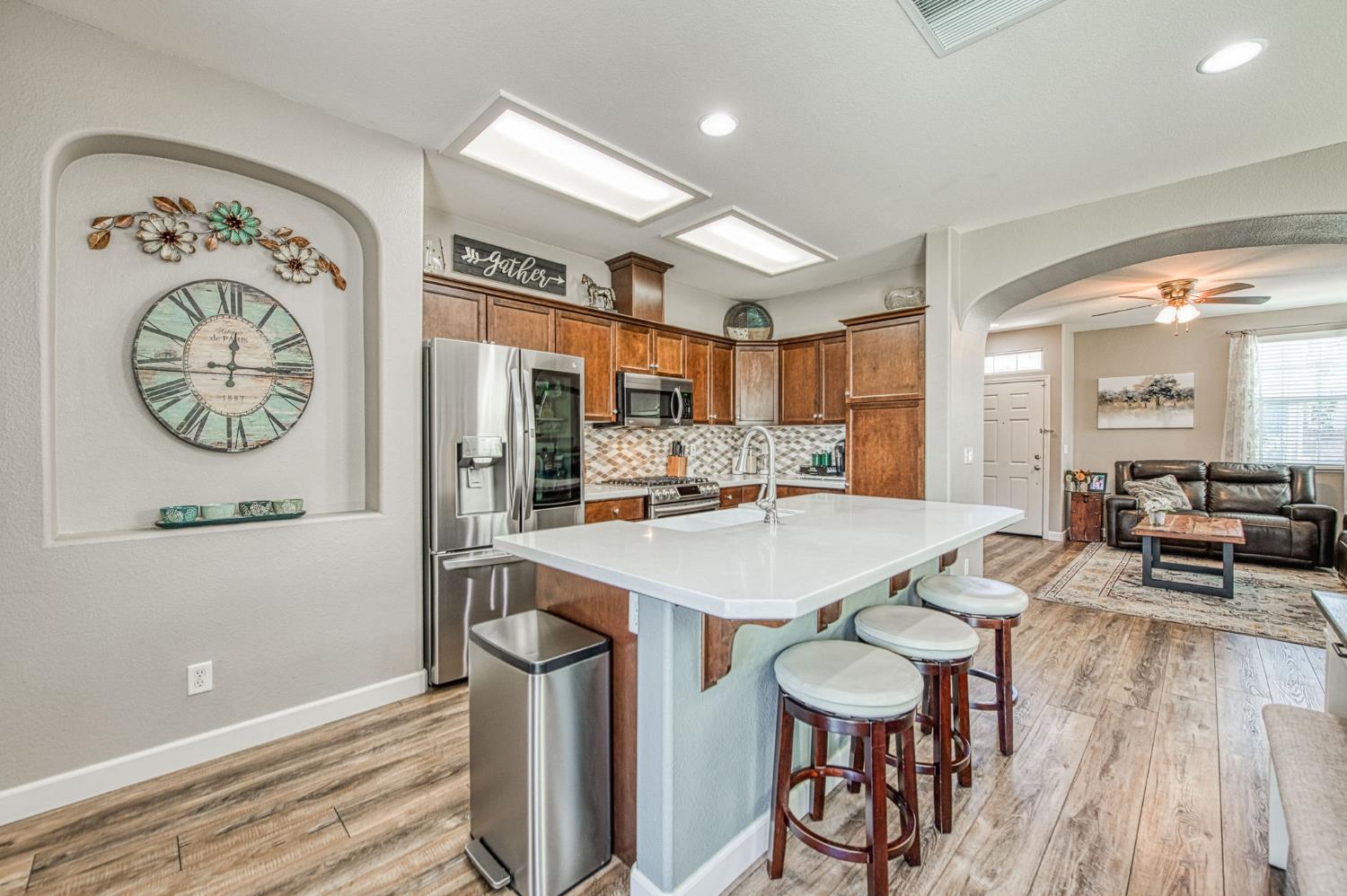 3665 W Black Walnut Ln, Fresno, CA 93711