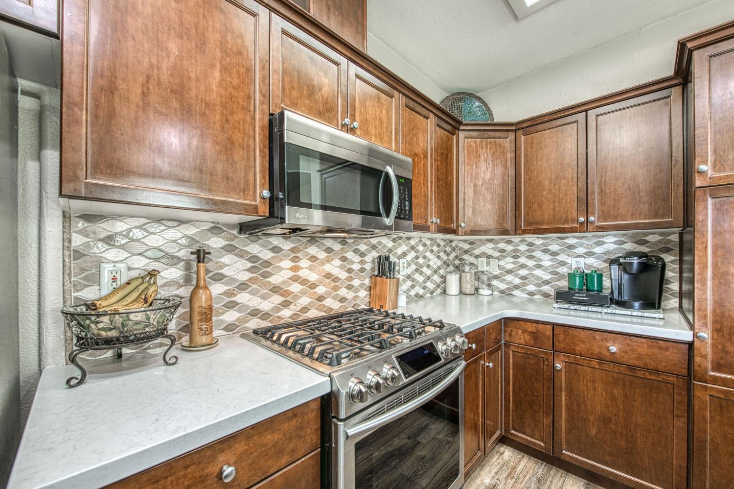 3665 W Black Walnut Ln, Fresno, CA 93711