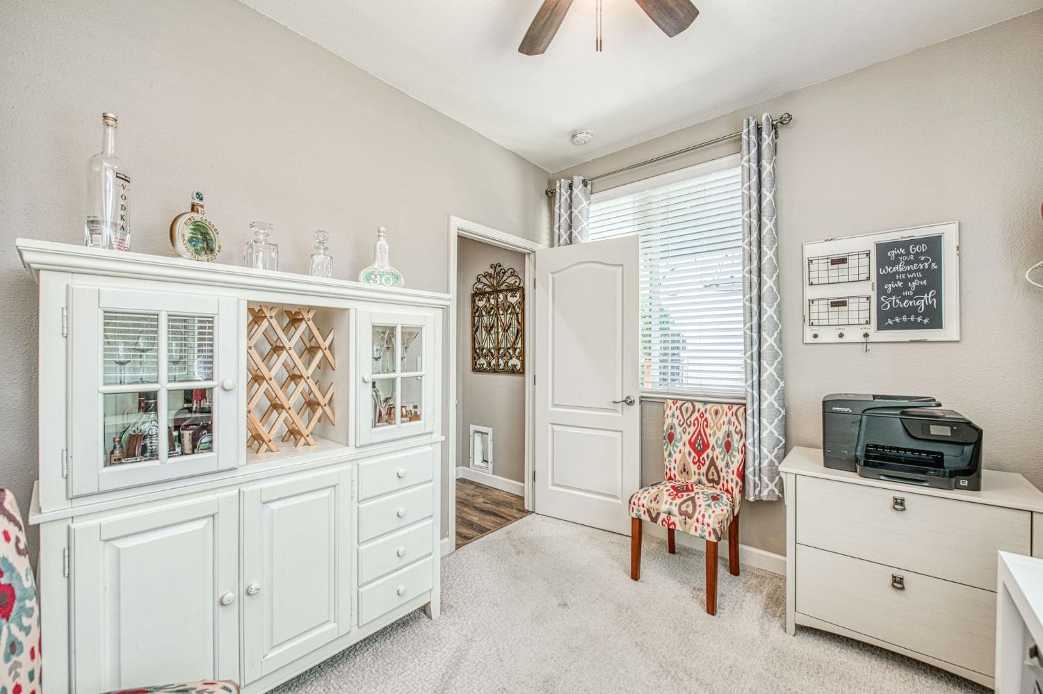 3665 W Black Walnut Ln, Fresno, CA 93711