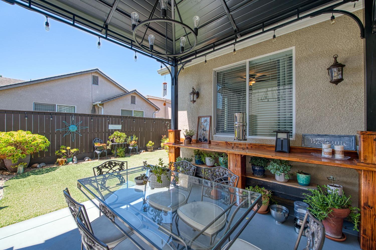 3665 W Black Walnut Ln, Fresno, CA 93711