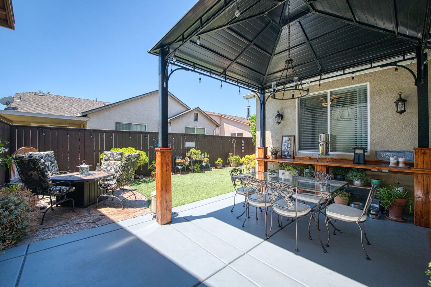 3665 W Black Walnut Ln, Fresno, CA 93711
