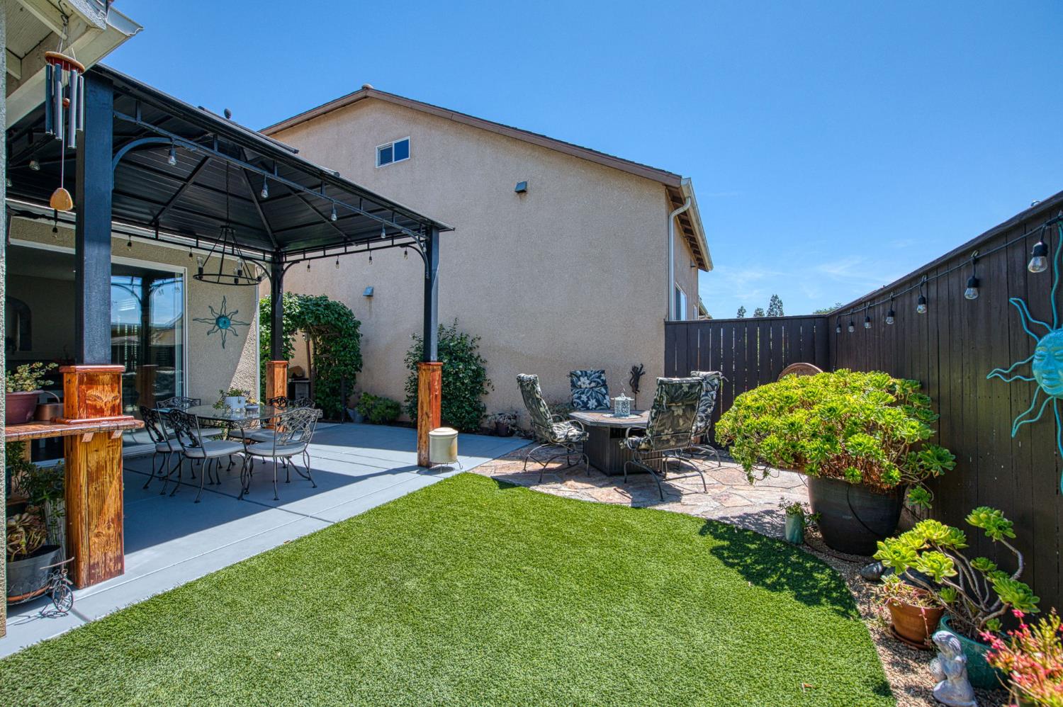 3665 W Black Walnut Ln, Fresno, CA 93711