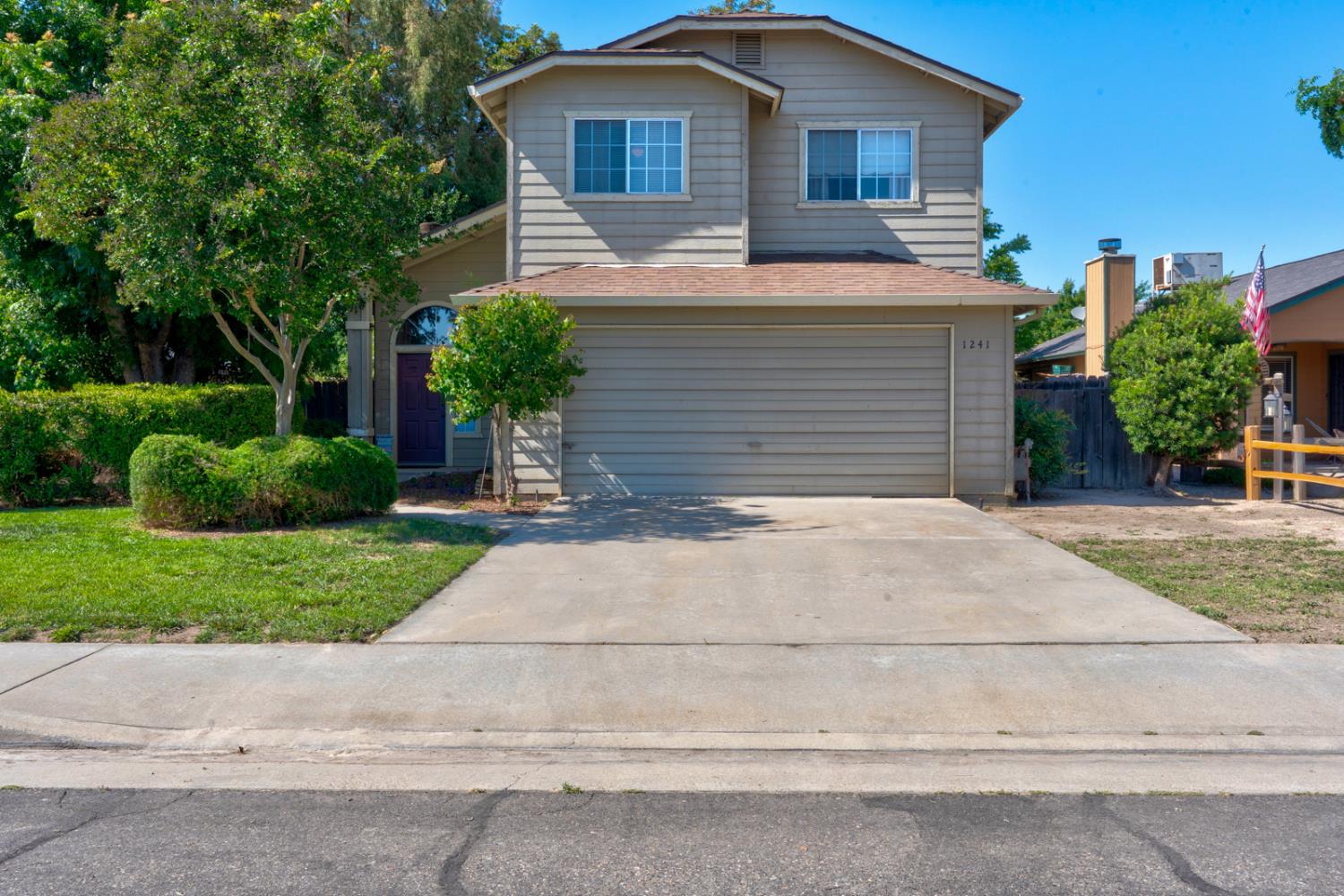 1241 Warkentin St, Kingsburg, CA 93631