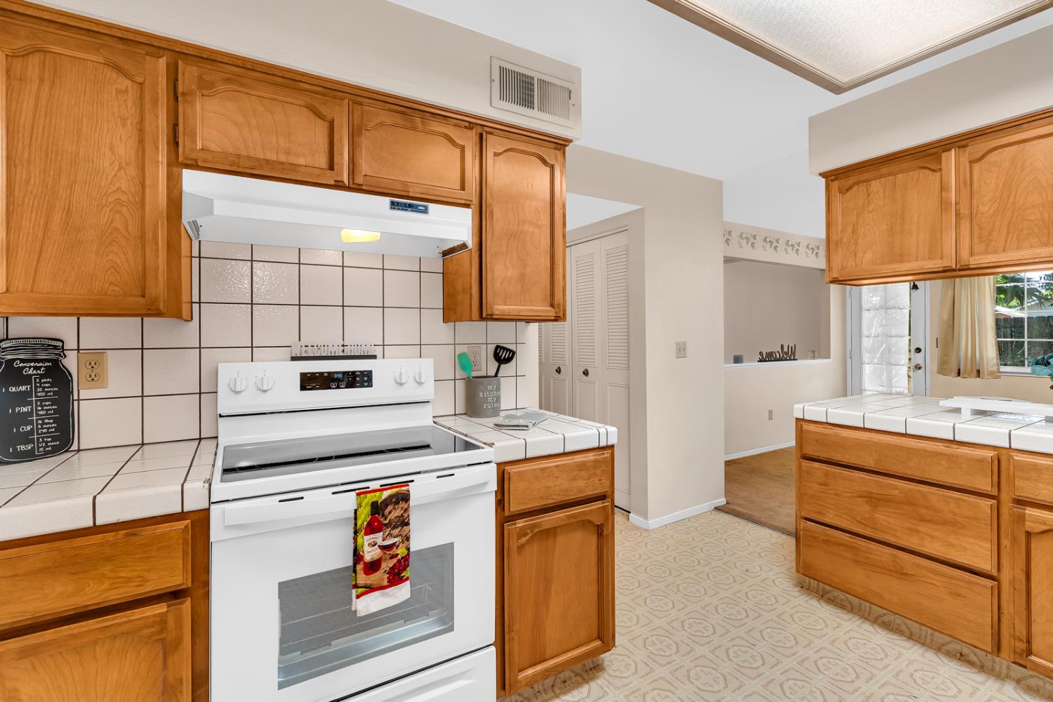 1241 Warkentin St, Kingsburg, CA 93631