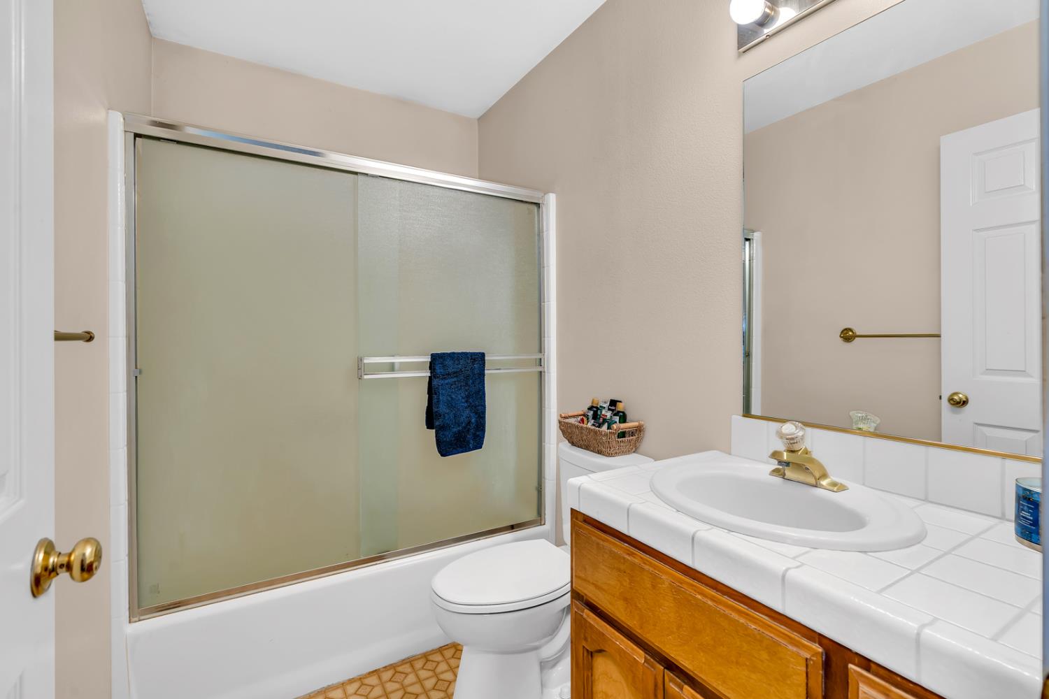 1241 Warkentin St, Kingsburg, CA 93631