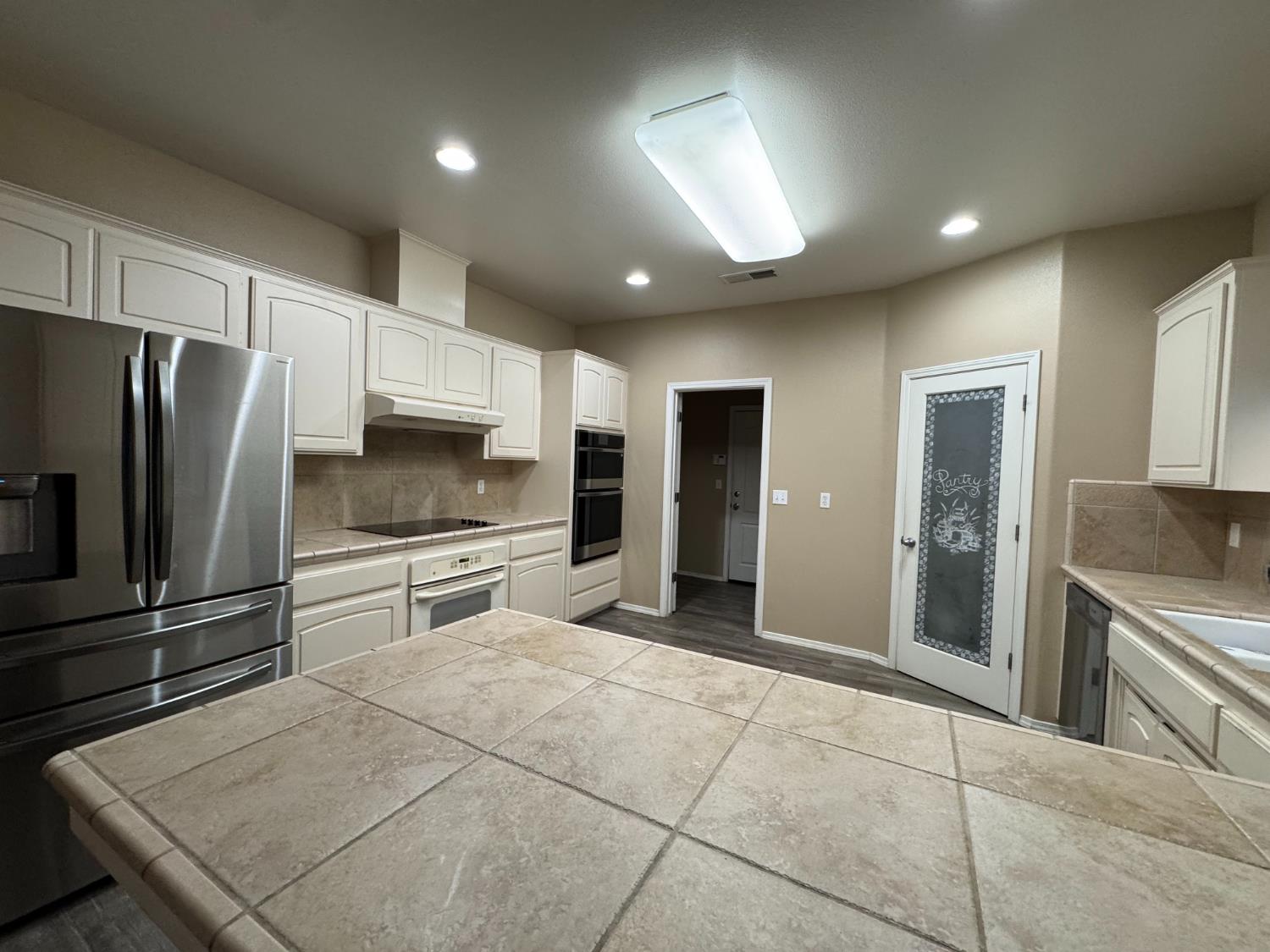 1656 Camino Ln, Madera, CA 93637