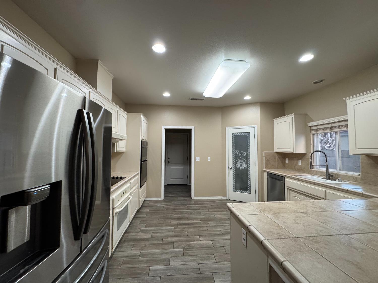 1656 Camino Ln, Madera, CA 93637