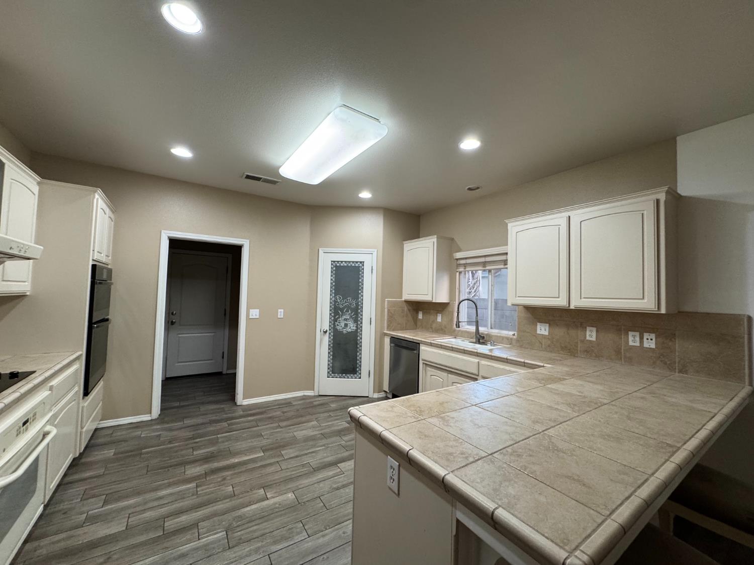 1656 Camino Ln, Madera, CA 93637