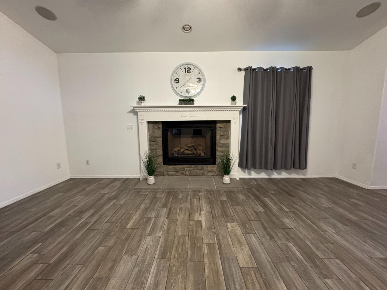 1656 Camino Ln, Madera, CA 93637