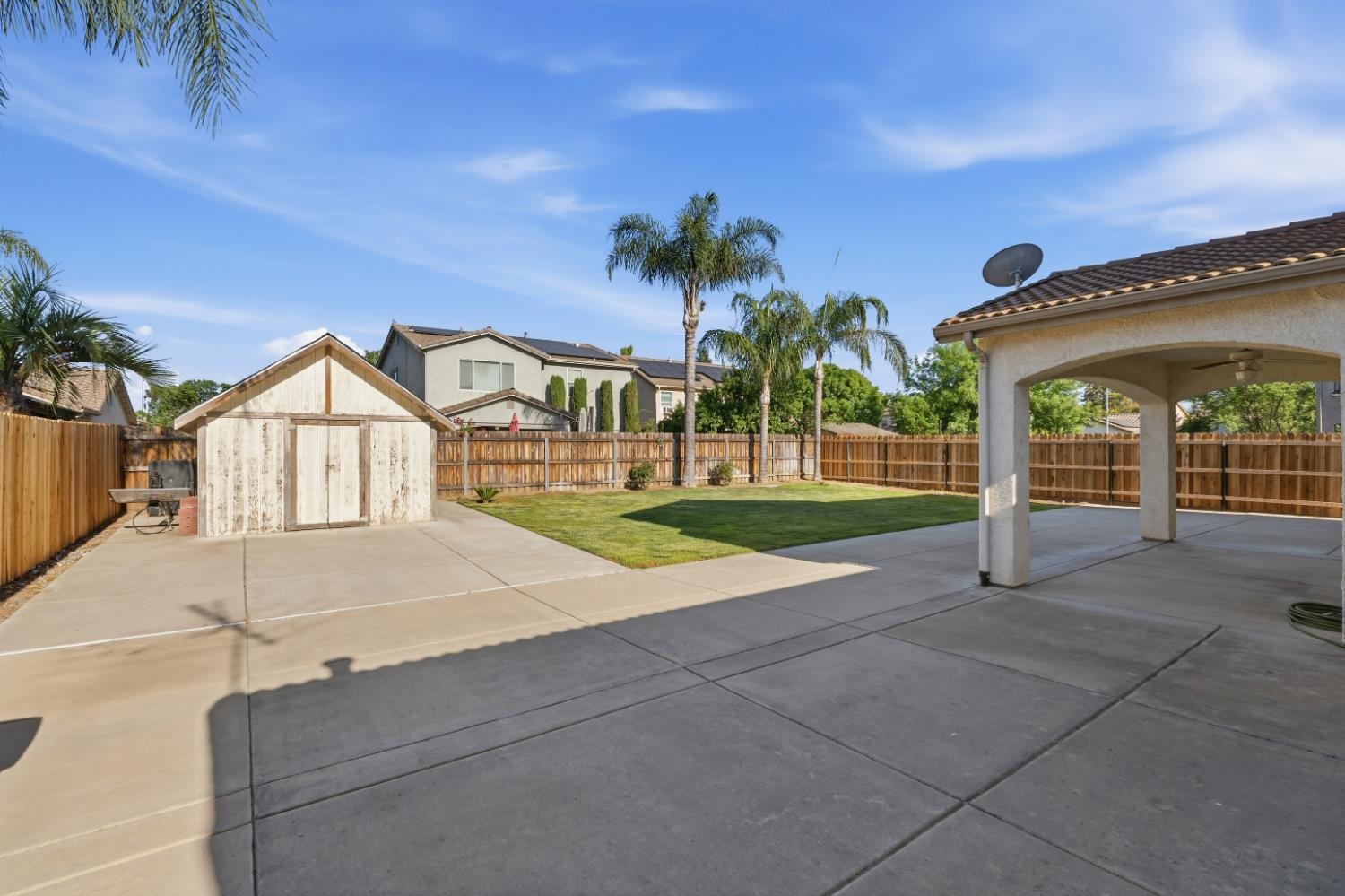 1406 Lily Ave, Sanger, CA 93657
