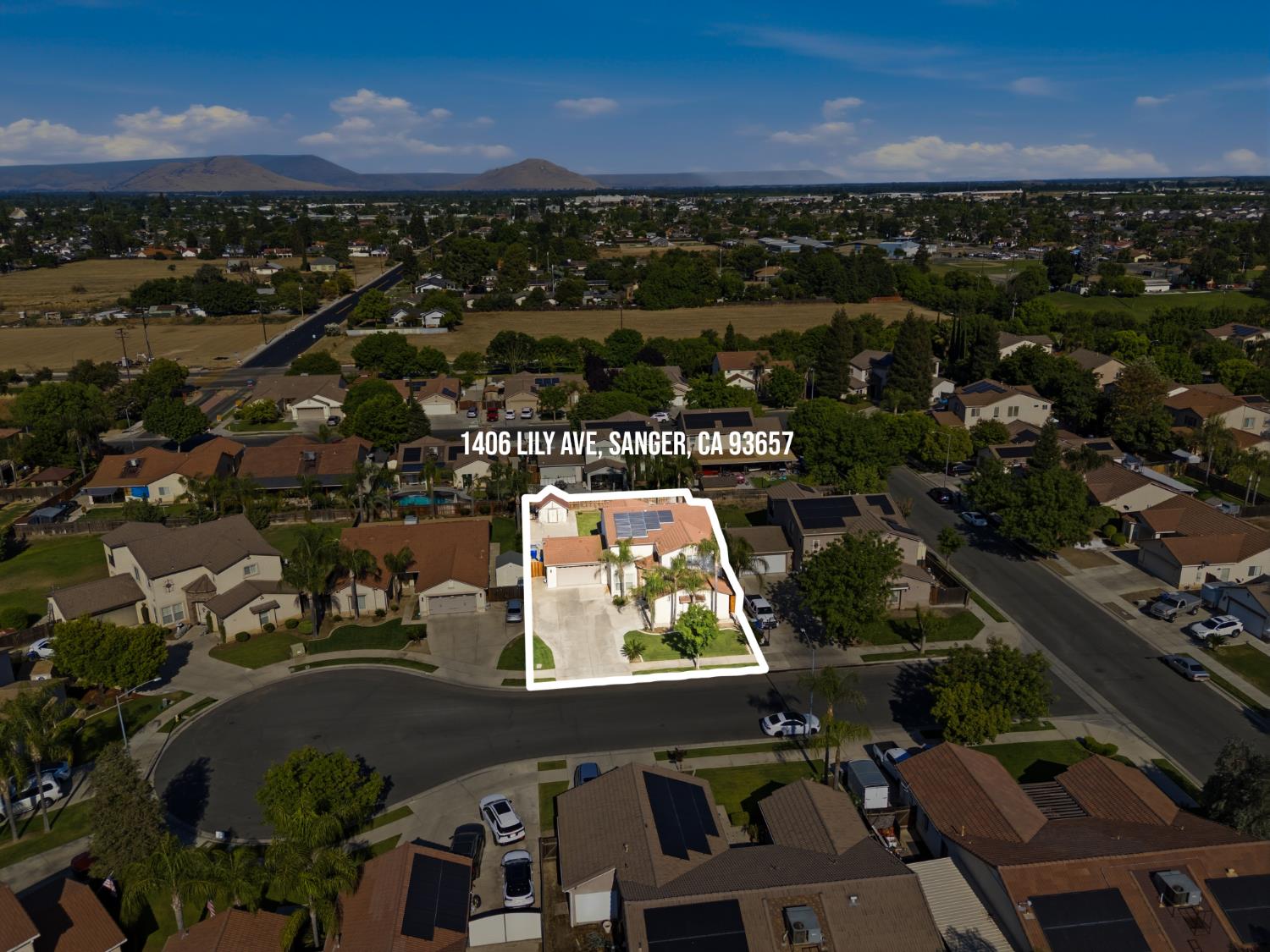 1406 Lily Ave, Sanger, CA 93657