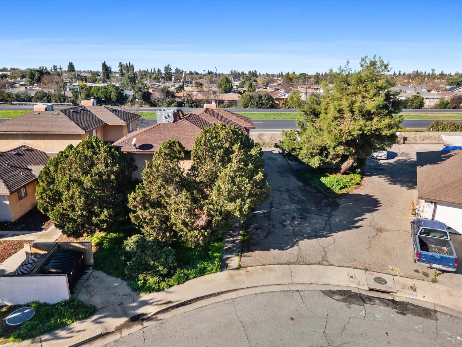 1081 Stonegate Cove Dr, Porterville, CA 93257