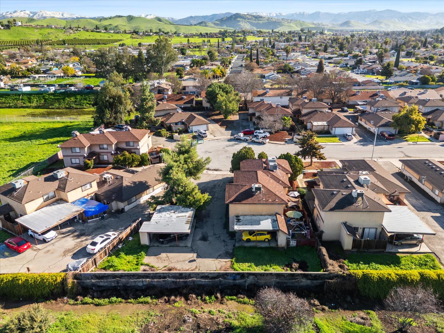 1081 Stonegate Cove Dr, Porterville, CA 93257