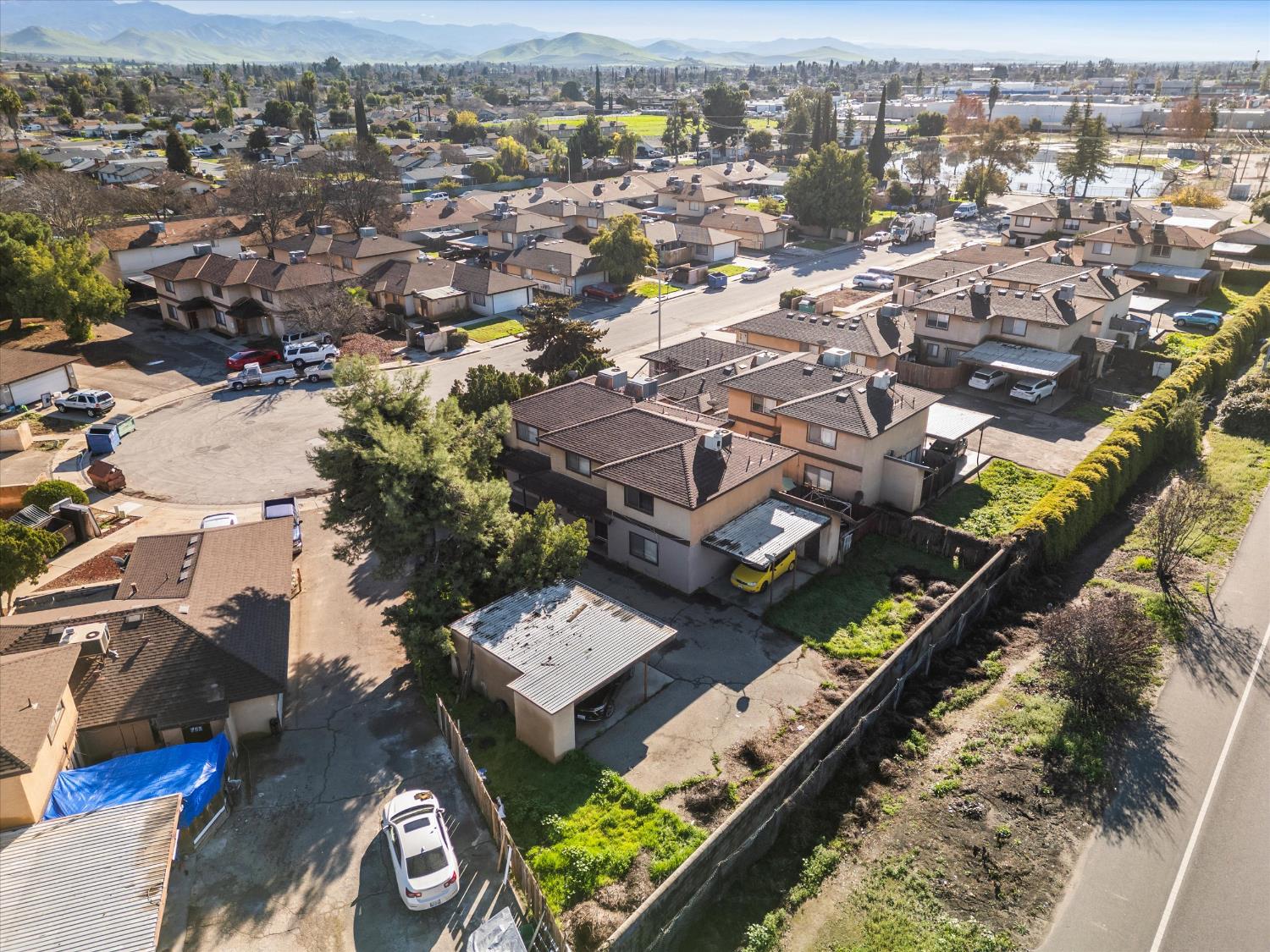 1081 Stonegate Cove Dr, Porterville, CA 93257
