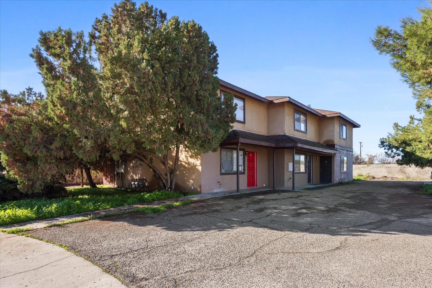 1081 Stonegate Cove Dr, Porterville, CA 93257