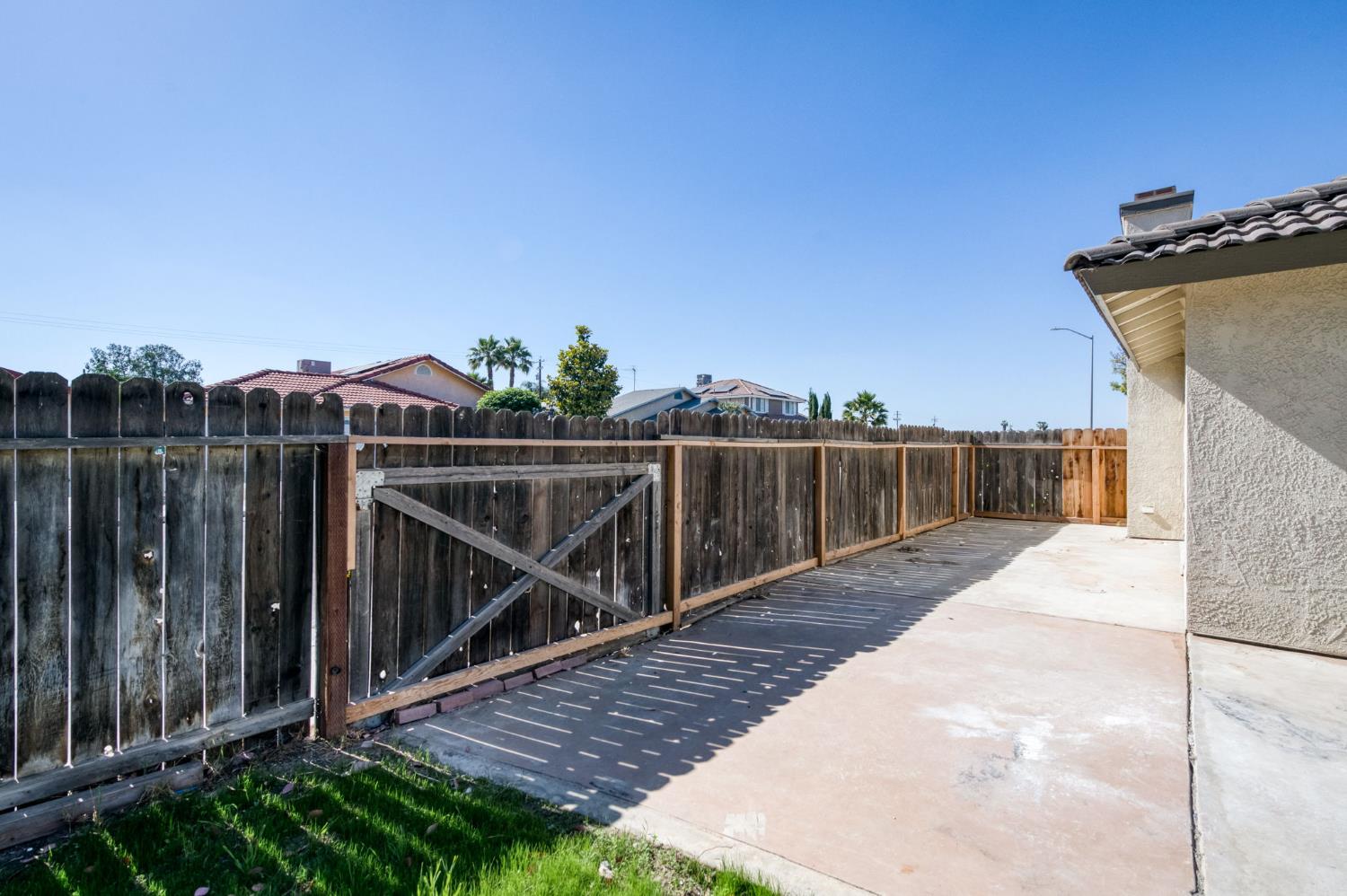 2929 W Sinclair St, Caruthers, CA 93609