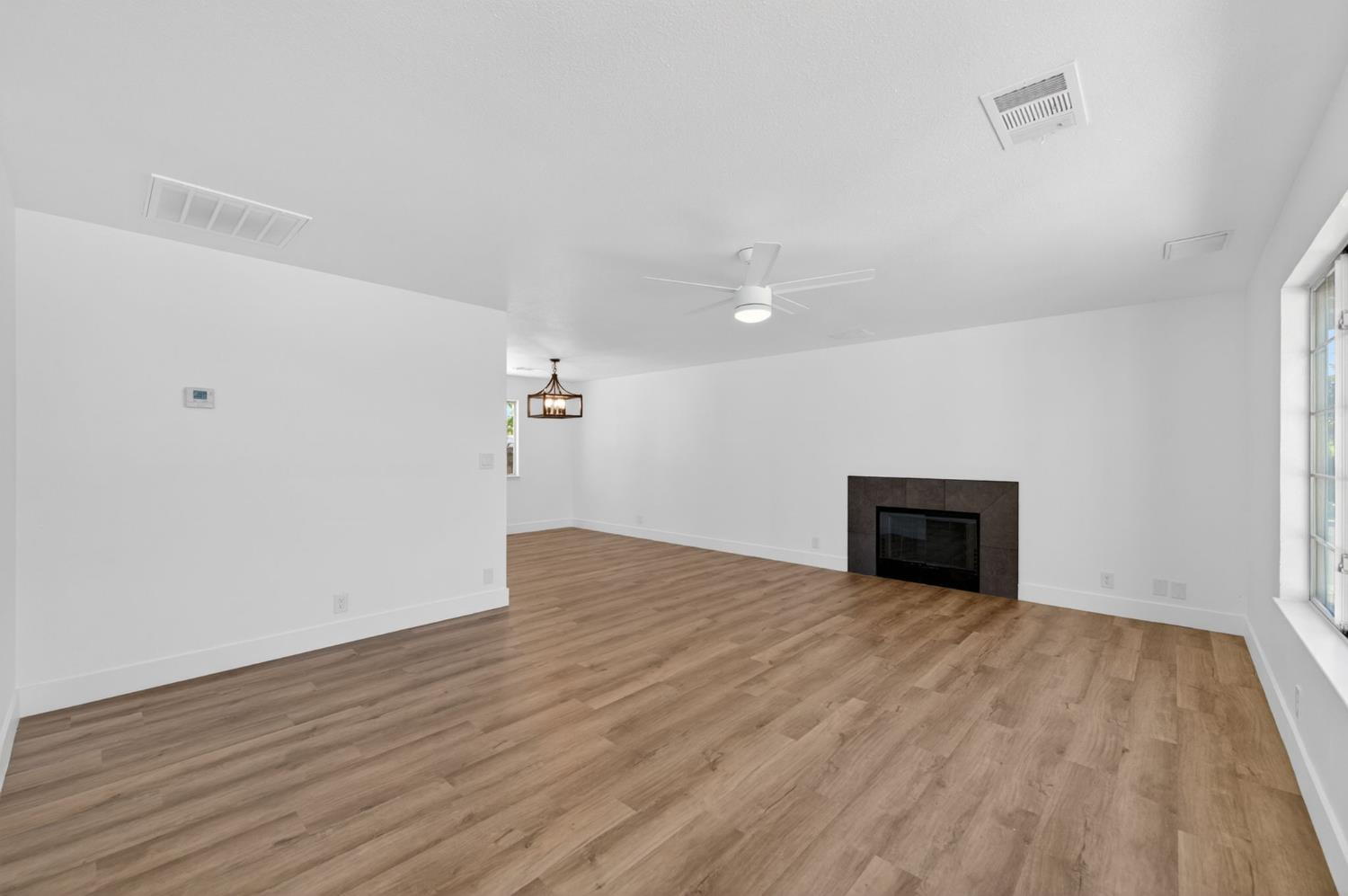 2929 W Sinclair St, Caruthers, CA 93609
