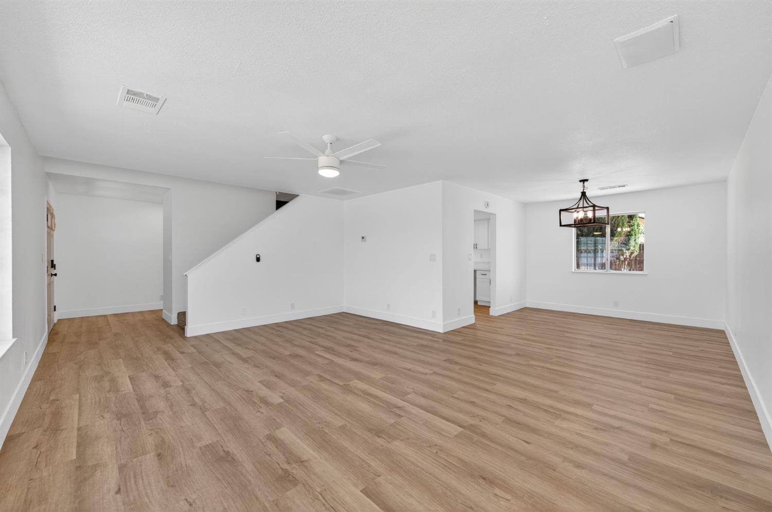2929 W Sinclair St, Caruthers, CA 93609