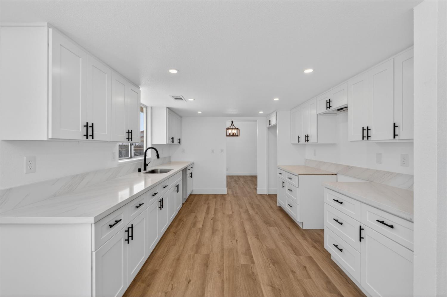 2929 W Sinclair St, Caruthers, CA 93609