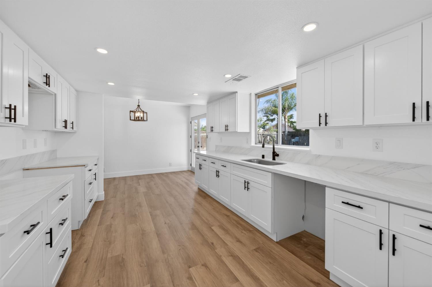 2929 W Sinclair St, Caruthers, CA 93609