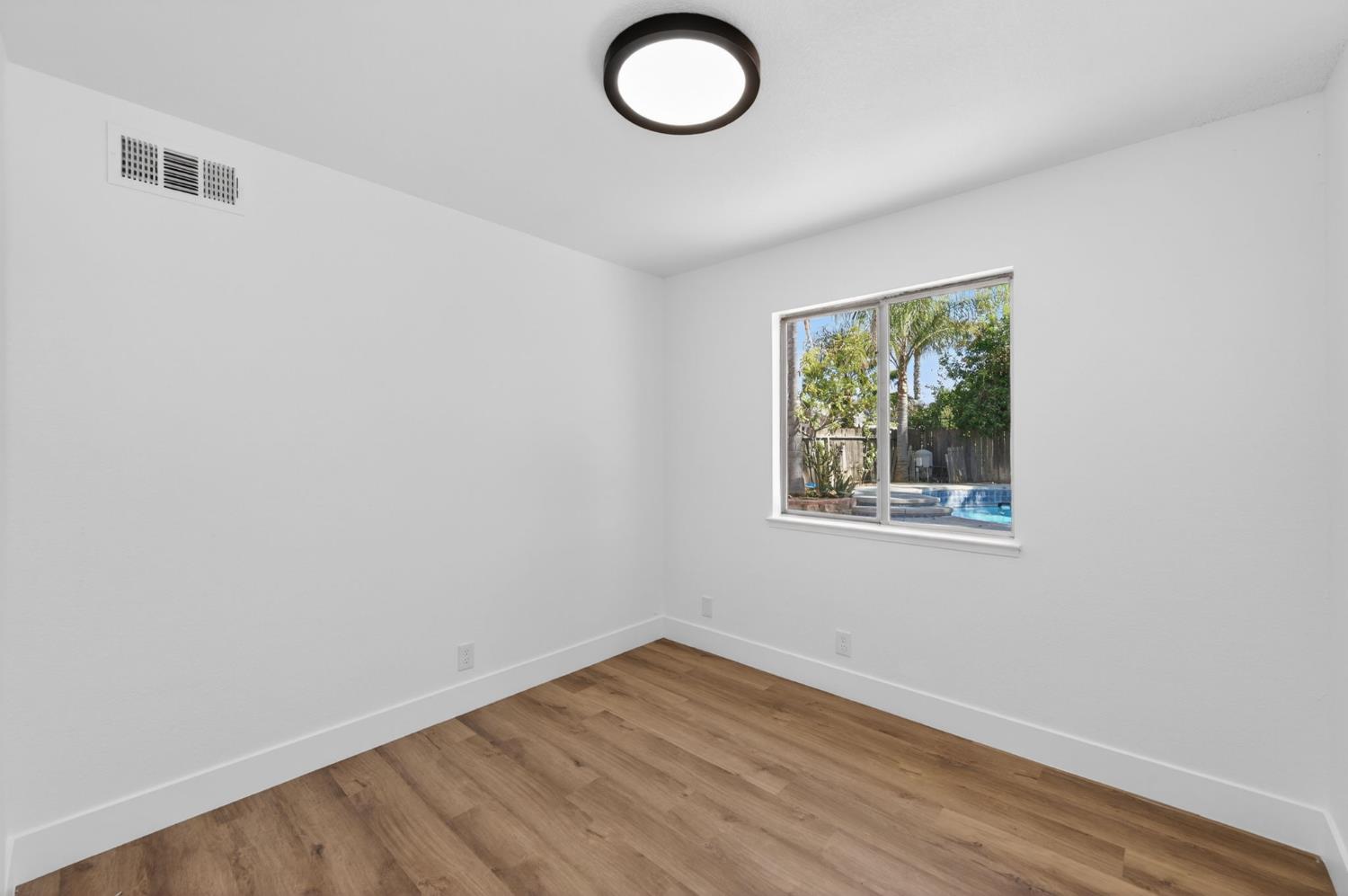 2929 W Sinclair St, Caruthers, CA 93609