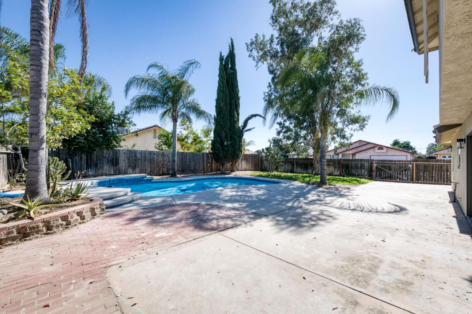 2929 W Sinclair St, Caruthers, CA 93609