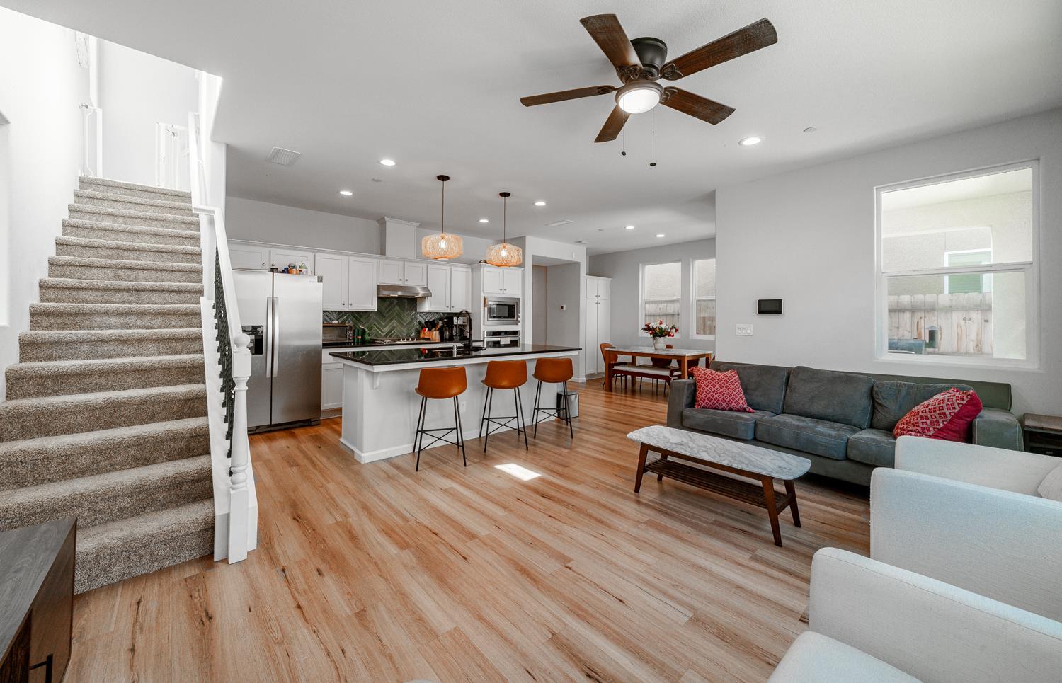 989 Moran Rd W, Madera, CA 93636