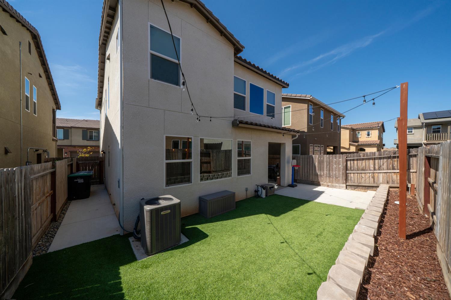 989 Moran Rd W, Madera, CA 93636