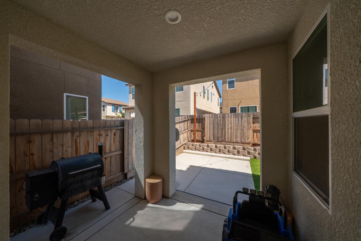 989 Moran Rd W, Madera, CA 93636