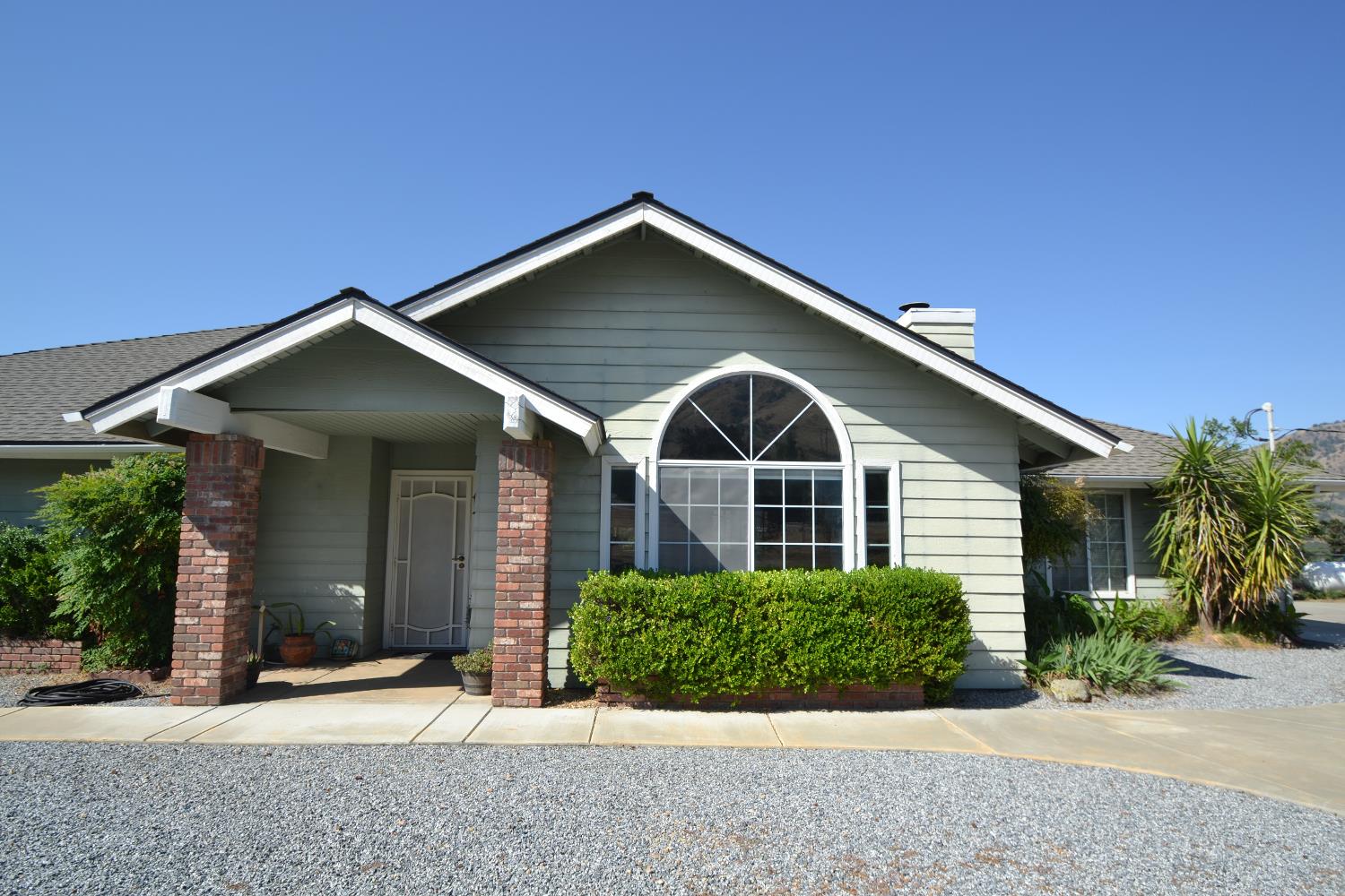 7221 Lupine Dr, Sanger, CA 93657