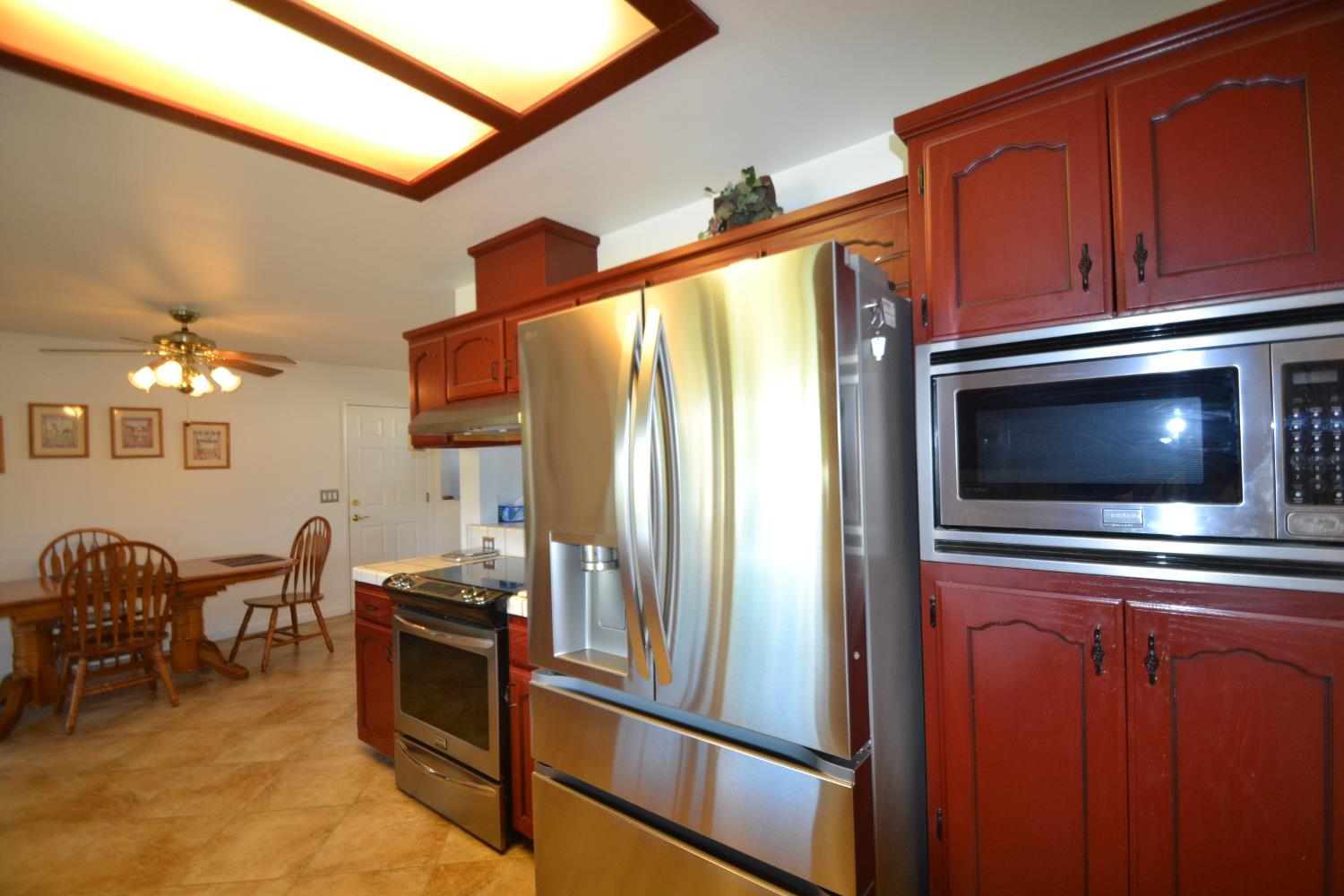 7221 Lupine Dr, Sanger, CA 93657