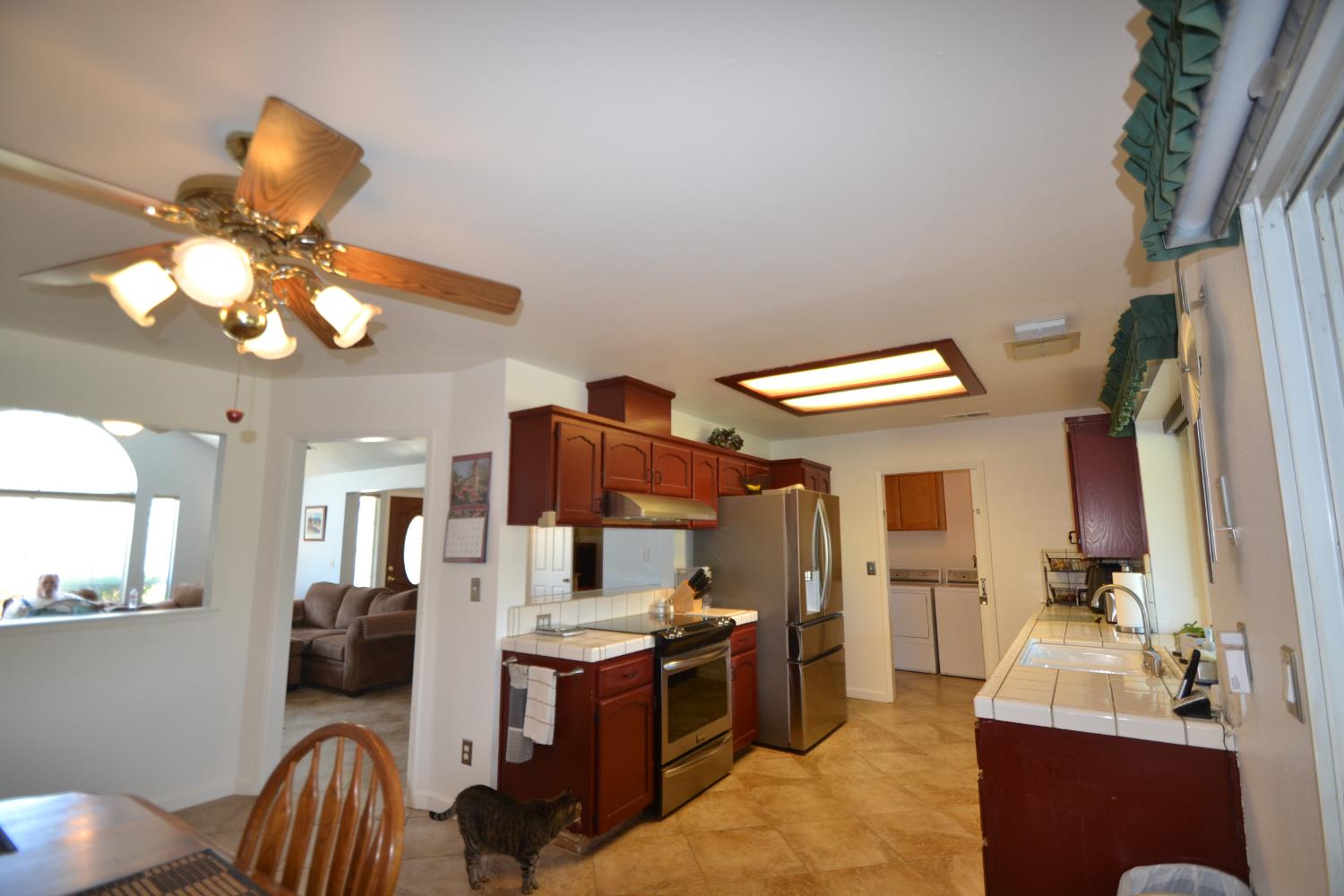 7221 Lupine Dr, Sanger, CA 93657