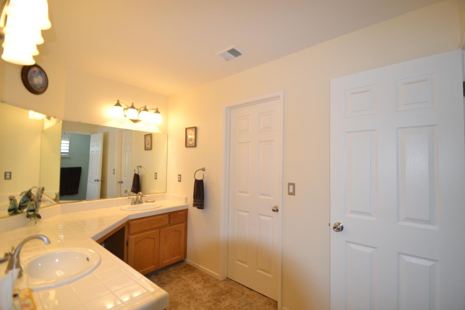 7221 Lupine Dr, Sanger, CA 93657