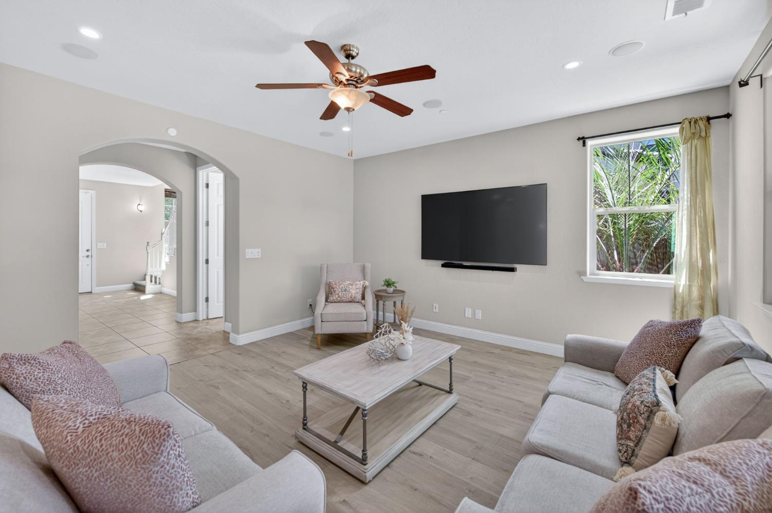 1634 E Autumn Sage Ave, Fresno, CA 93730