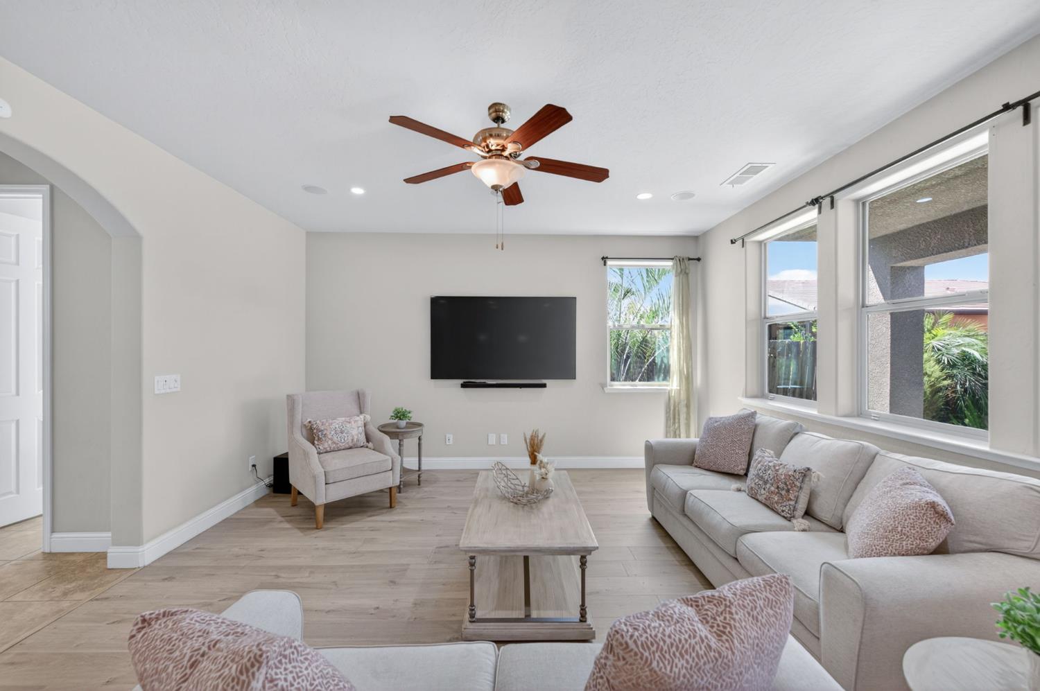 1634 E Autumn Sage Ave, Fresno, CA 93730