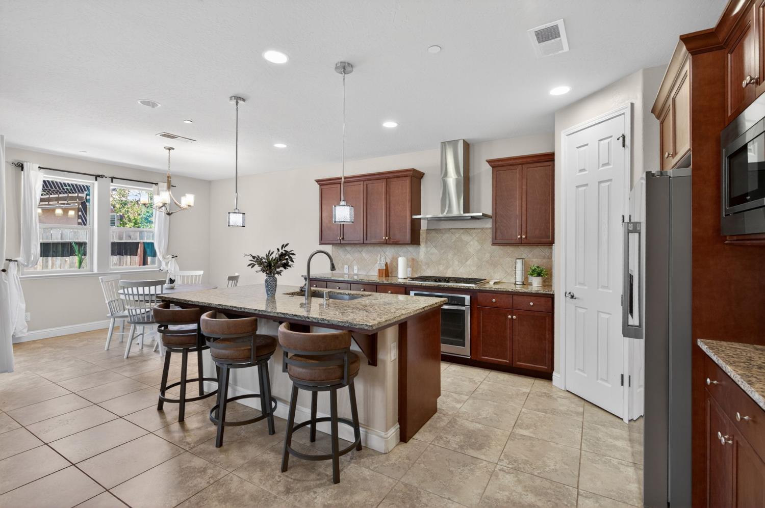 1634 E Autumn Sage Ave, Fresno, CA 93730