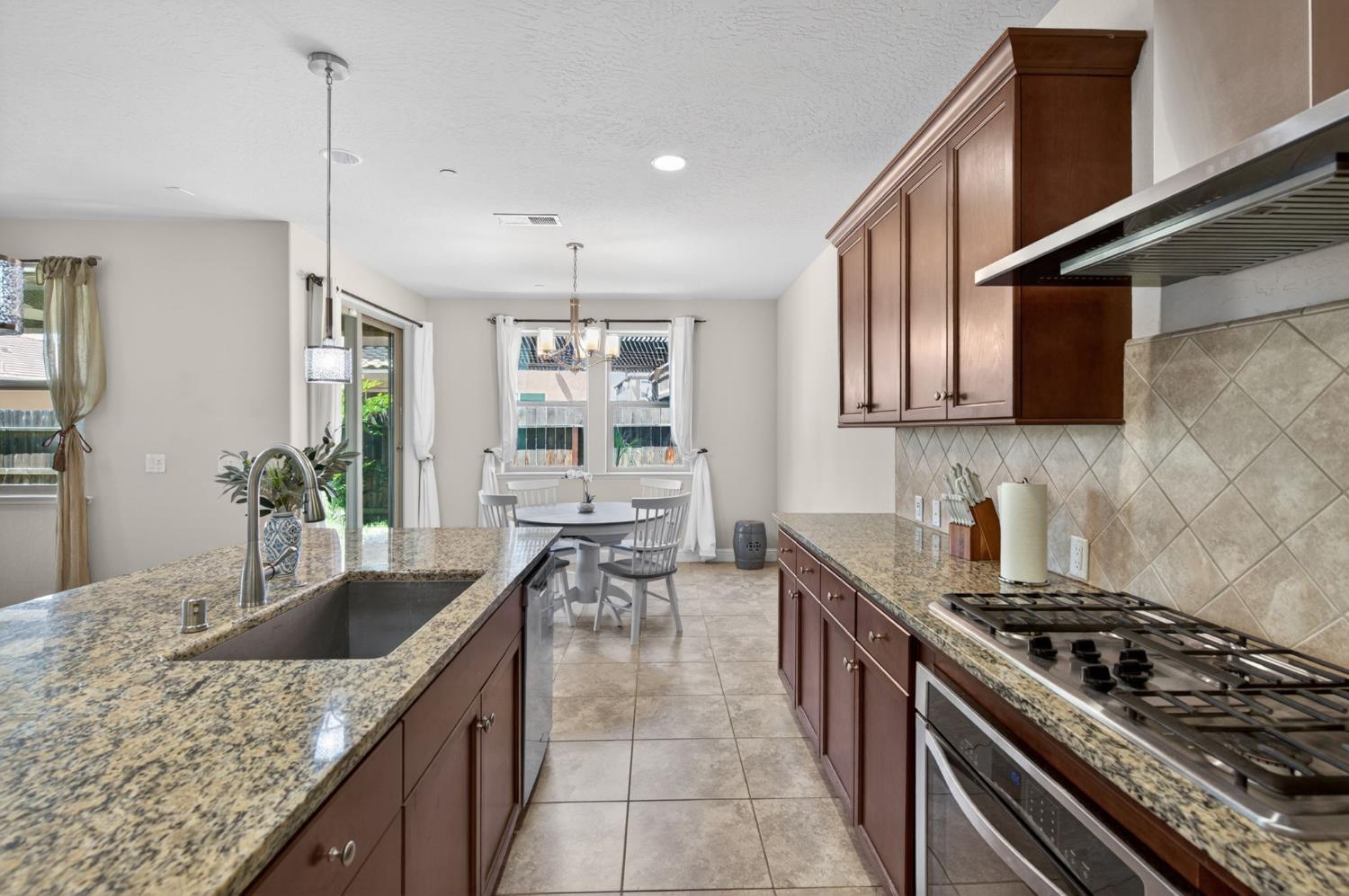 1634 E Autumn Sage Ave, Fresno, CA 93730